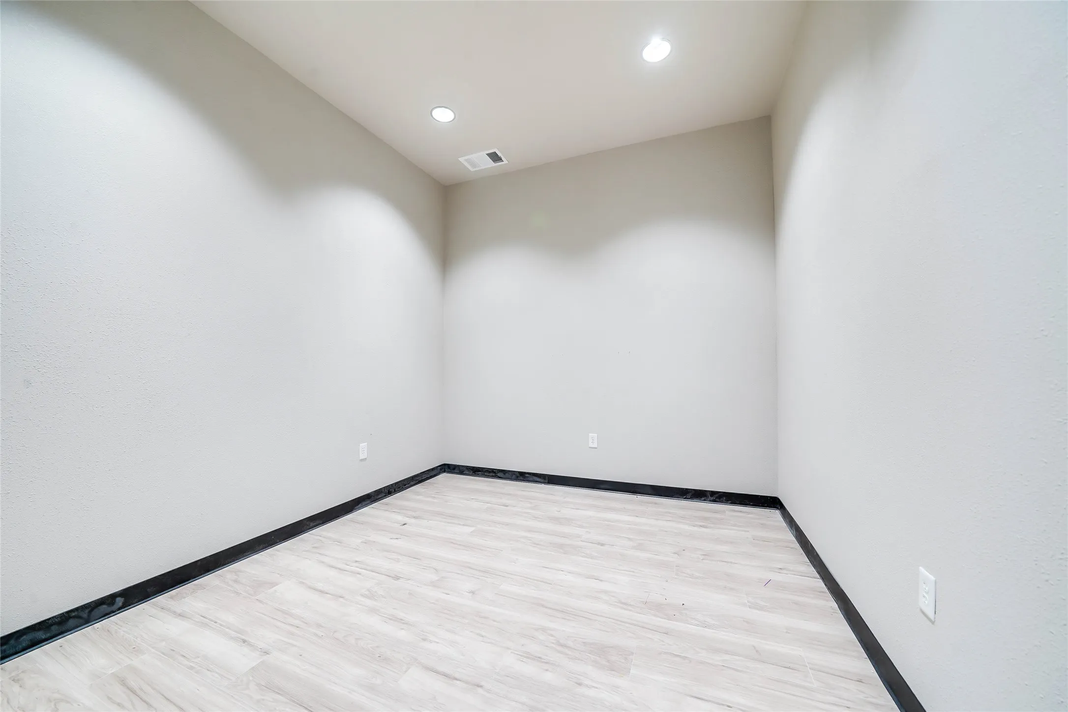 Office For Rent in Collin County , 3551 Eldorado Parkway 300, Mc Kinney, Texas 75070, 0, 0, Garage spaces, 0 Sqft, built in 2017, Price $21, mls#21364018, Real Estate Agent in Mc Kinney, Homes For Rent in Collin county, Homes For Rent in Mc Kinney, Realtor in Mc Kinney Texas, Real Estate Brokerage Independent Realty Texas, Luminita Cordes Realtor