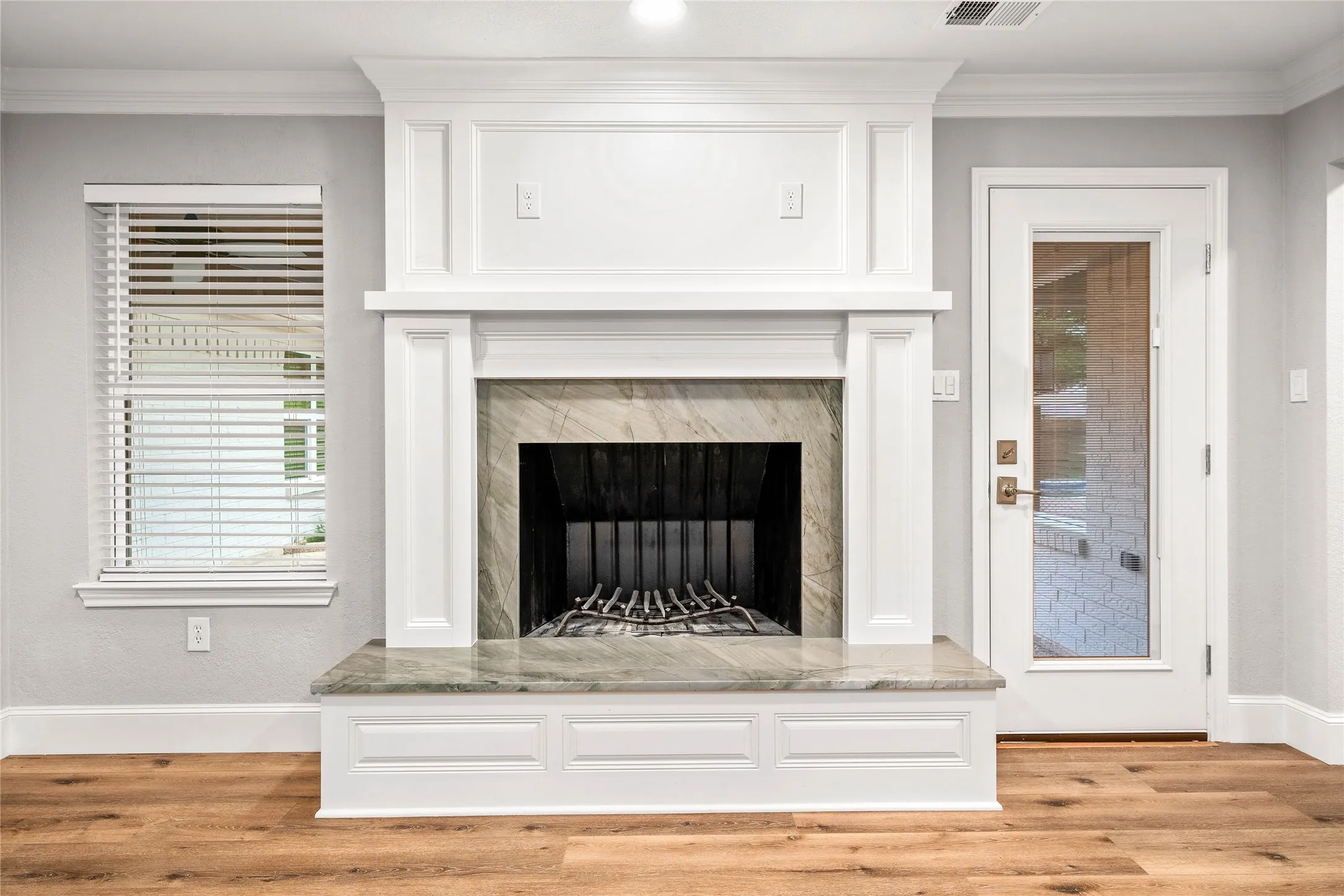 Single Family Residence For Rent in Mc Lennan County , 9916 Sandalwood Drive, Woodway, Texas 76712, 3 Bedroom, 3 Bathroom, 2 Garage spaces, 2,575 Sqft, built in 1978, mls#21364053, Real Estate Agent in Woodway, Homes For Rent in Mc Lennan county, Homes For Rent in Woodway, Realtor in Woodway Texas, Real Estate Brokerage Independent Realty Texas, Luminita Cordes Realtor
