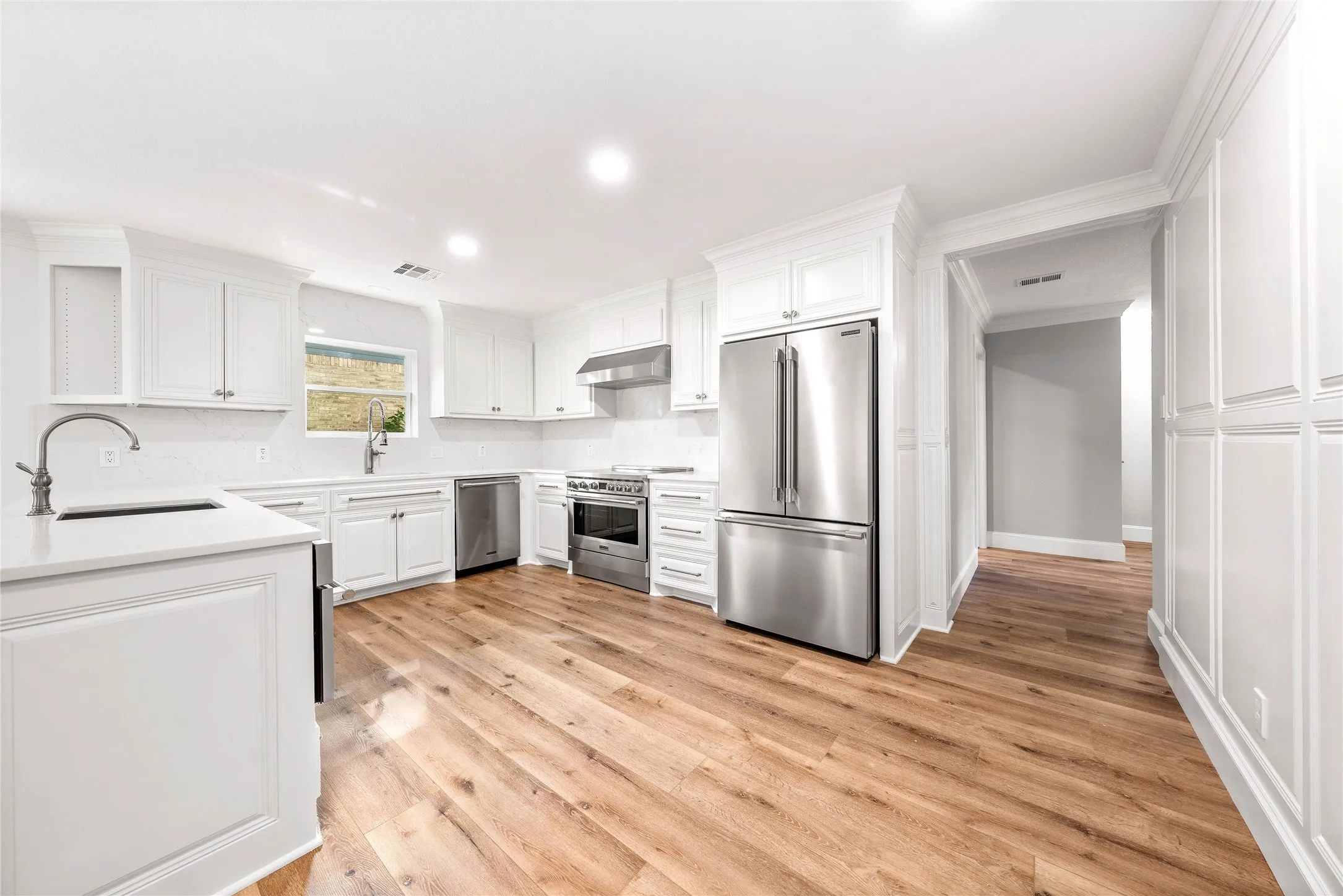Single Family Residence For Rent in Mc Lennan County , 9916 Sandalwood Drive, Woodway, Texas 76712, 3 Bedroom, 3 Bathroom, 2 Garage spaces, 2,575 Sqft, built in 1978, mls#21364053, Real Estate Agent in Woodway, Homes For Rent in Mc Lennan county, Homes For Rent in Woodway, Realtor in Woodway Texas, Real Estate Brokerage Independent Realty Texas, Luminita Cordes Realtor