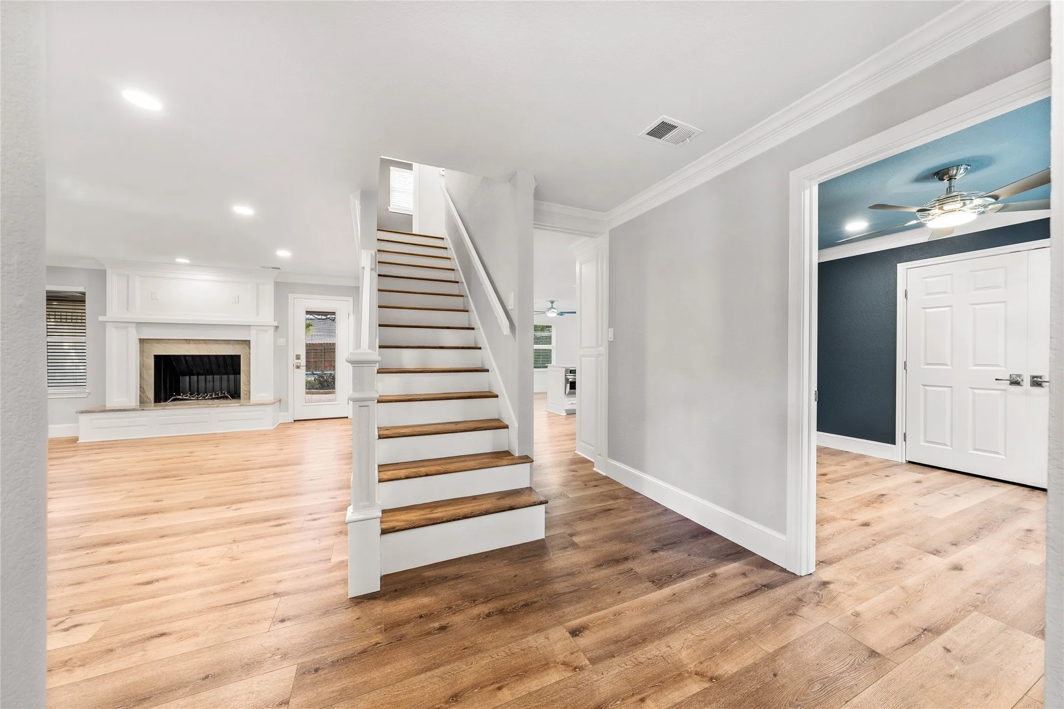 Single Family Residence For Rent in Mc Lennan County , 9916 Sandalwood Drive, Woodway, Texas 76712, 3 Bedroom, 3 Bathroom, 2 Garage spaces, 2,575 Sqft, built in 1978, mls#21364053, Real Estate Agent in Woodway, Homes For Rent in Mc Lennan county, Homes For Rent in Woodway, Realtor in Woodway Texas, Real Estate Brokerage Independent Realty Texas, Luminita Cordes Realtor