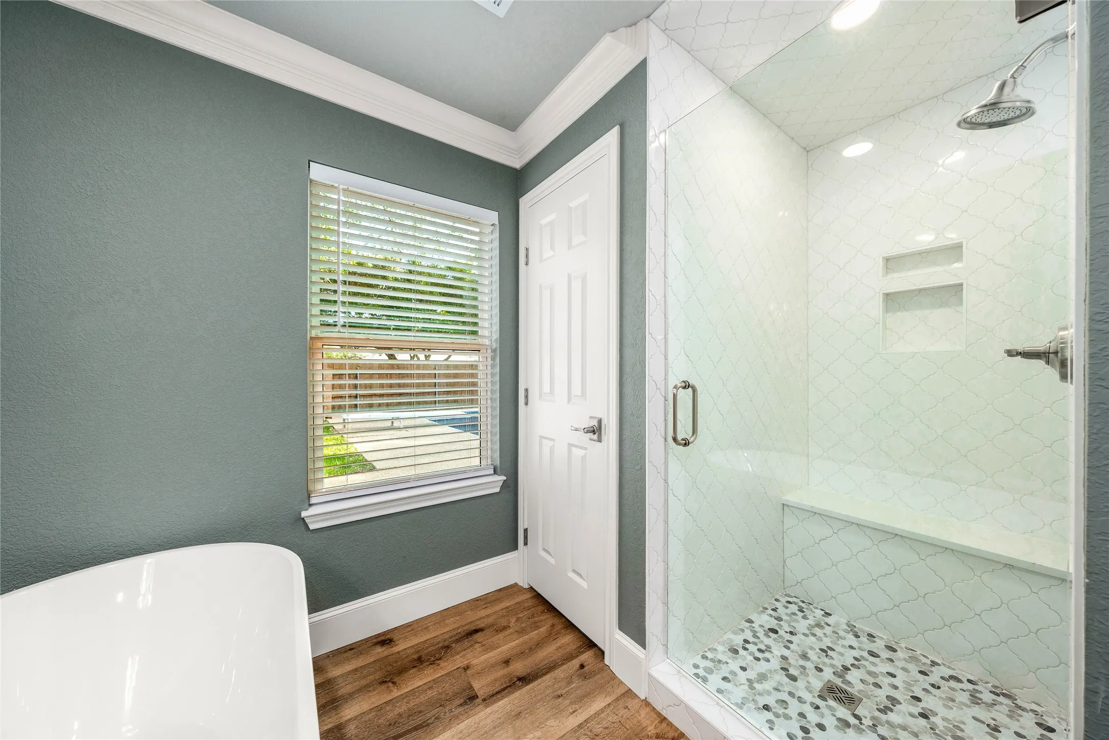 Single Family Residence For Rent in Mc Lennan County , 9916 Sandalwood Drive, Woodway, Texas 76712, 3 Bedroom, 3 Bathroom, 2 Garage spaces, 2,575 Sqft, built in 1978, mls#21364053, Real Estate Agent in Woodway, Homes For Rent in Mc Lennan county, Homes For Rent in Woodway, Realtor in Woodway Texas, Real Estate Brokerage Independent Realty Texas, Luminita Cordes Realtor