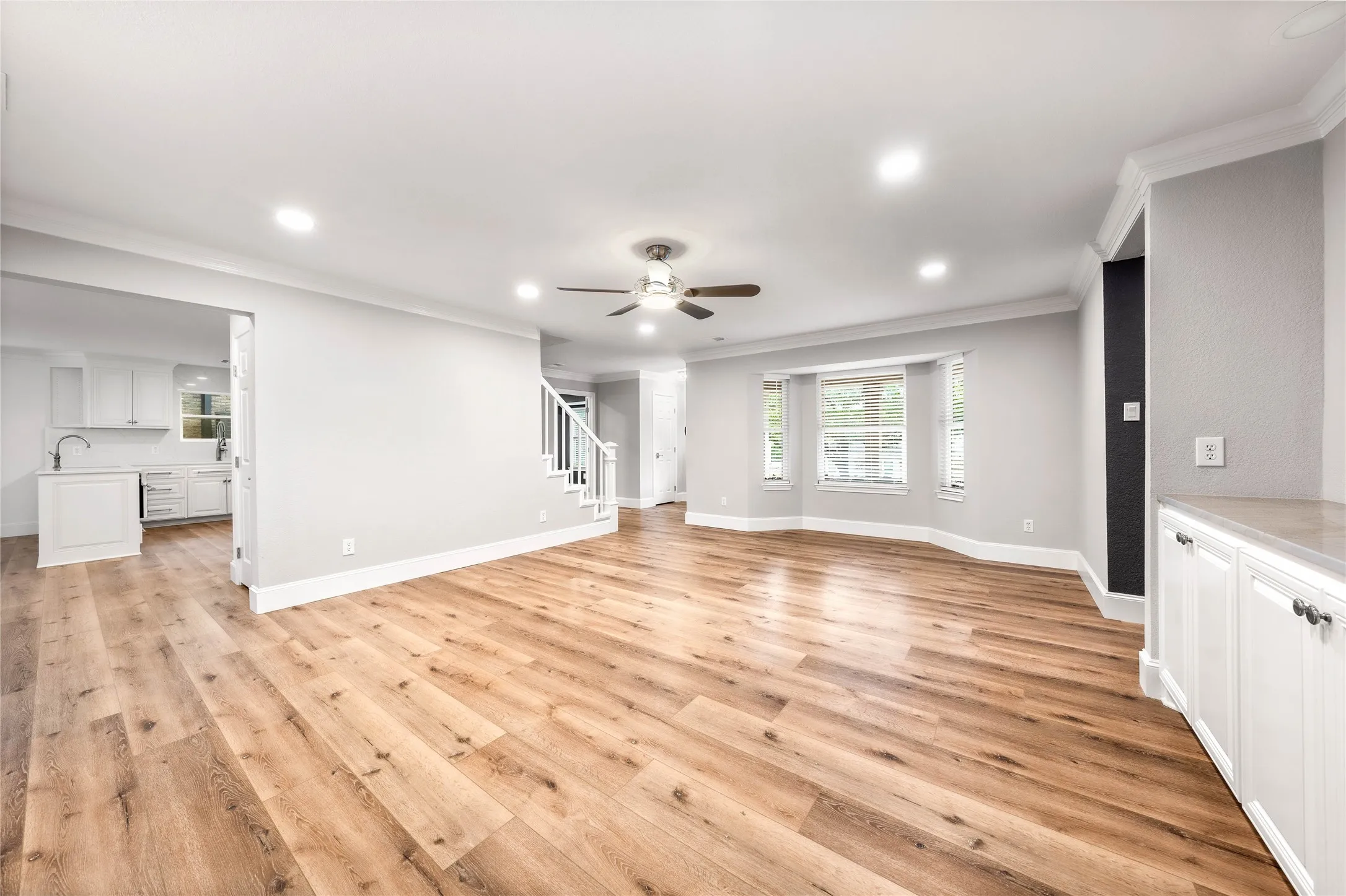 Single Family Residence For Rent in Mc Lennan County , 9916 Sandalwood Drive, Woodway, Texas 76712, 3 Bedroom, 3 Bathroom, 2 Garage spaces, 2,575 Sqft, built in 1978, mls#21364053, Real Estate Agent in Woodway, Homes For Rent in Mc Lennan county, Homes For Rent in Woodway, Realtor in Woodway Texas, Real Estate Brokerage Independent Realty Texas, Luminita Cordes Realtor