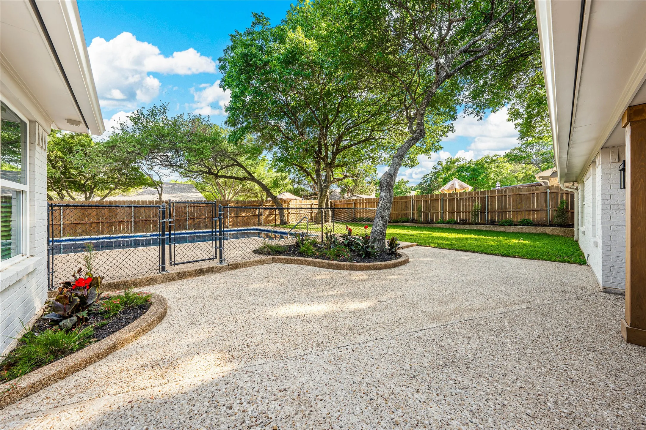 Single Family Residence For Rent in Mc Lennan County , 9916 Sandalwood Drive, Woodway, Texas 76712, 3 Bedroom, 3 Bathroom, 2 Garage spaces, 2,575 Sqft, built in 1978, mls#21364053, Real Estate Agent in Woodway, Homes For Rent in Mc Lennan county, Homes For Rent in Woodway, Realtor in Woodway Texas, Real Estate Brokerage Independent Realty Texas, Luminita Cordes Realtor