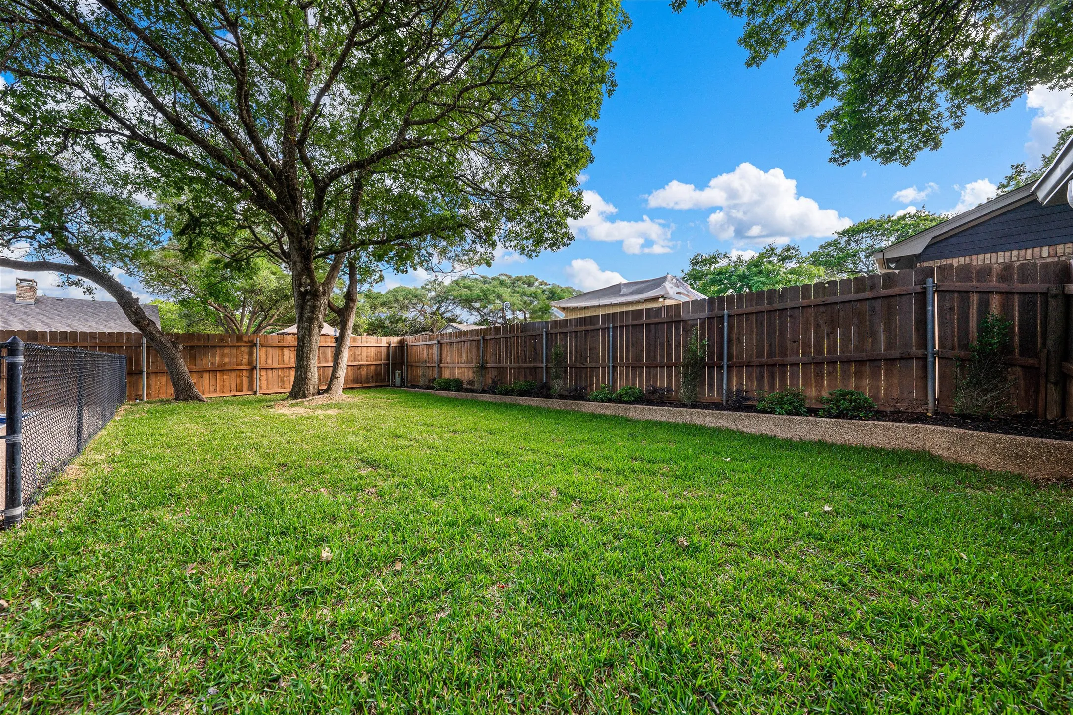 Single Family Residence For Rent in Mc Lennan County , 9916 Sandalwood Drive, Woodway, Texas 76712, 3 Bedroom, 3 Bathroom, 2 Garage spaces, 2,575 Sqft, built in 1978, mls#21364053, Real Estate Agent in Woodway, Homes For Rent in Mc Lennan county, Homes For Rent in Woodway, Realtor in Woodway Texas, Real Estate Brokerage Independent Realty Texas, Luminita Cordes Realtor
