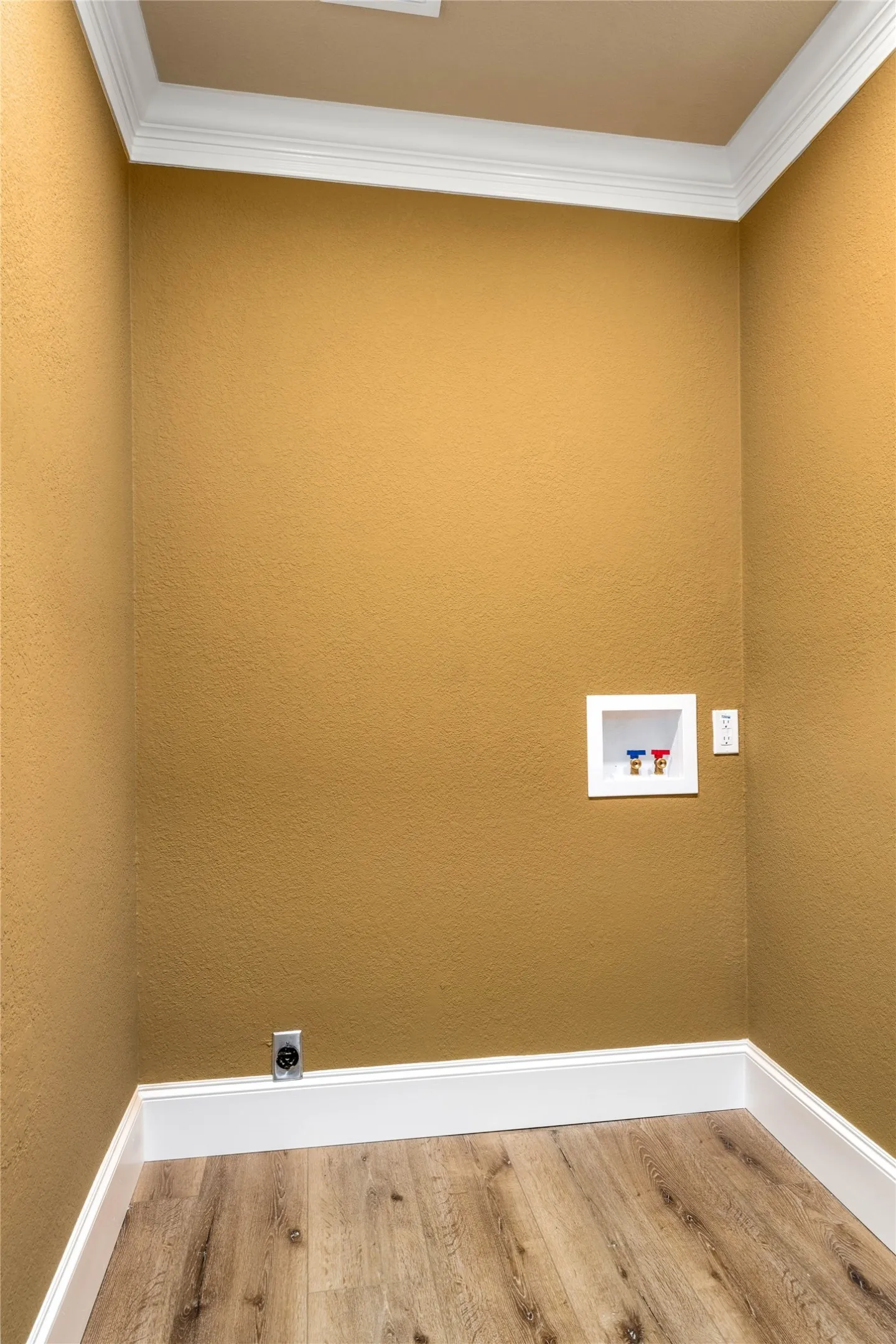 Single Family Residence For Rent in Mc Lennan County , 9916 Sandalwood Drive, Woodway, Texas 76712, 3 Bedroom, 3 Bathroom, 2 Garage spaces, 2,575 Sqft, built in 1978, mls#21364053, Real Estate Agent in Woodway, Homes For Rent in Mc Lennan county, Homes For Rent in Woodway, Realtor in Woodway Texas, Real Estate Brokerage Independent Realty Texas, Luminita Cordes Realtor