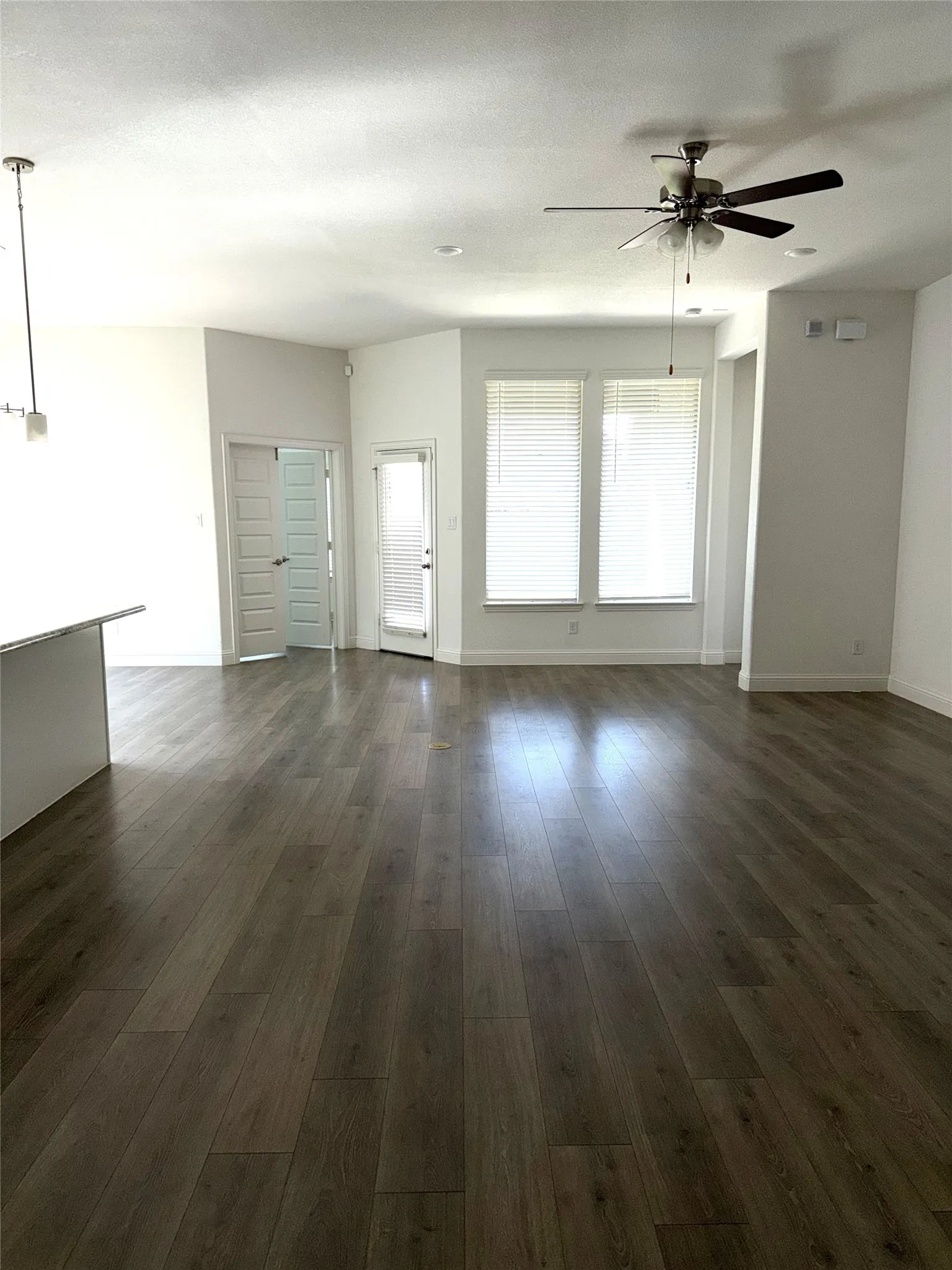 Single Family Residence For Rent in Collin County , 3303 Montgomery Avenue, Melissa, Texas 75454, 4 Bedroom, 3 Bathroom, 2 Garage spaces, 2,348 Sqft, built in 2020, mls#21364055, Real Estate Agent in Melissa, Homes For Rent in Collin county, Homes For Rent in Melissa, Realtor in Melissa Texas, Real Estate Brokerage Independent Realty Texas, Luminita Cordes Realtor