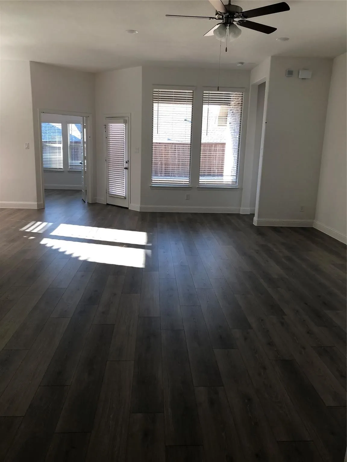 Single Family Residence For Rent in Collin County , 3303 Montgomery Avenue, Melissa, Texas 75454, 4 Bedroom, 3 Bathroom, 2 Garage spaces, 2,348 Sqft, built in 2020, mls#21364055, Real Estate Agent in Melissa, Homes For Rent in Collin county, Homes For Rent in Melissa, Realtor in Melissa Texas, Real Estate Brokerage Independent Realty Texas, Luminita Cordes Realtor