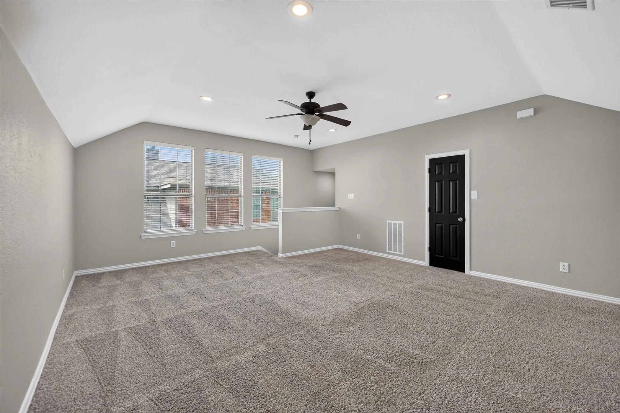 Single Family Residence For Rent in Denton County , 2416 Greenbrook Drive, Little Elm, Texas 75068, 4 Bedroom, 3 Bathroom, 2 Garage spaces, 2,714 Sqft, built in 2006, mls#21363894, Real Estate Agent in Little Elm, Homes For Rent in Denton county, Homes For Rent in Little Elm, Realtor in Little Elm Texas, Real Estate Brokerage Independent Realty Texas, Luminita Cordes Realtor