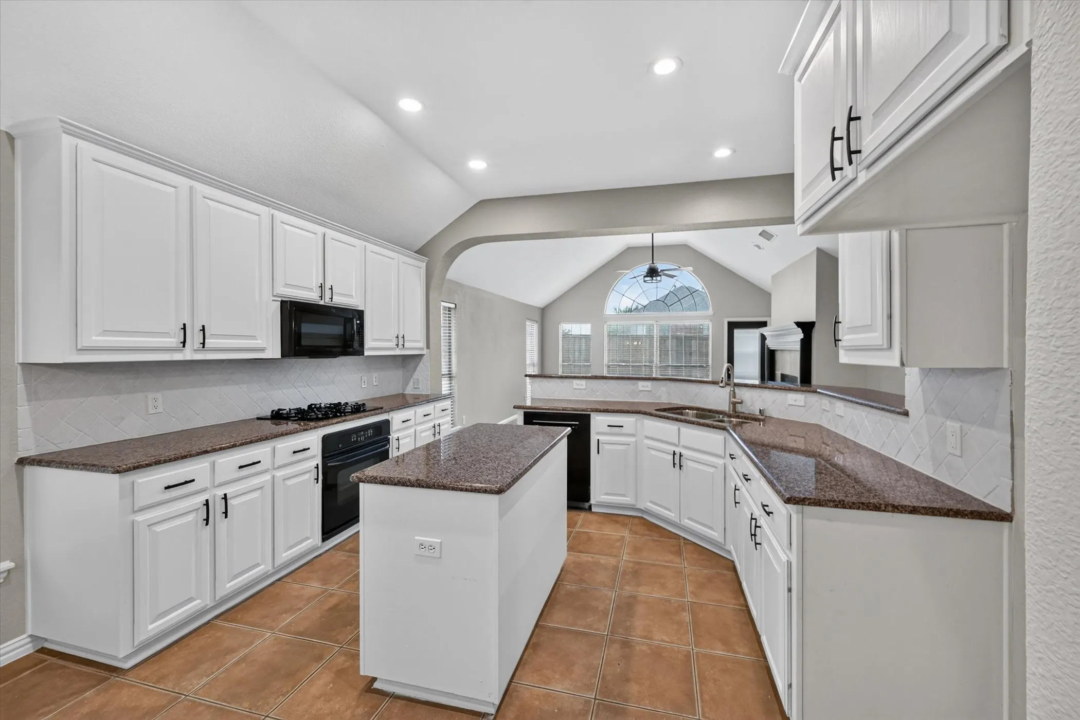 Single Family Residence For Rent in Denton County , 2416 Greenbrook Drive, Little Elm, Texas 75068, 4 Bedroom, 3 Bathroom, 2 Garage spaces, 2,714 Sqft, built in 2006, mls#21363894, Real Estate Agent in Little Elm, Homes For Rent in Denton county, Homes For Rent in Little Elm, Realtor in Little Elm Texas, Real Estate Brokerage Independent Realty Texas, Luminita Cordes Realtor