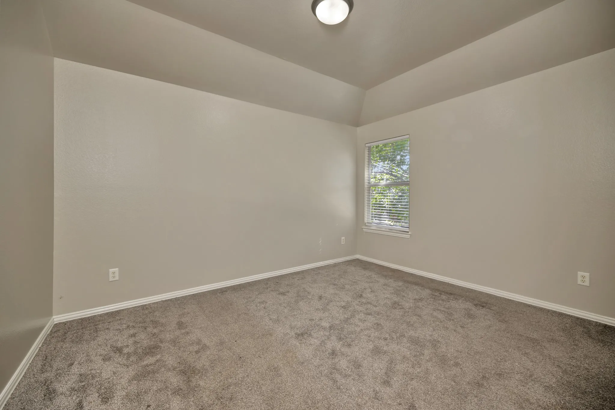 Single Family Residence For Sale in Tarrant County , 844 Sequoia Way, Saginaw, Texas 76131, 4 Bedroom, 3 Bathroom, 2 Garage spaces, 3,179 Sqft, built in 2005, mls#21361945, Real Estate Agent in Saginaw, Homes For Sale in Tarrant county, Homes For Sale in Saginaw, Realtor in Saginaw Texas, Real Estate Brokerage Independent Realty Texas, Luminita Cordes Realtor