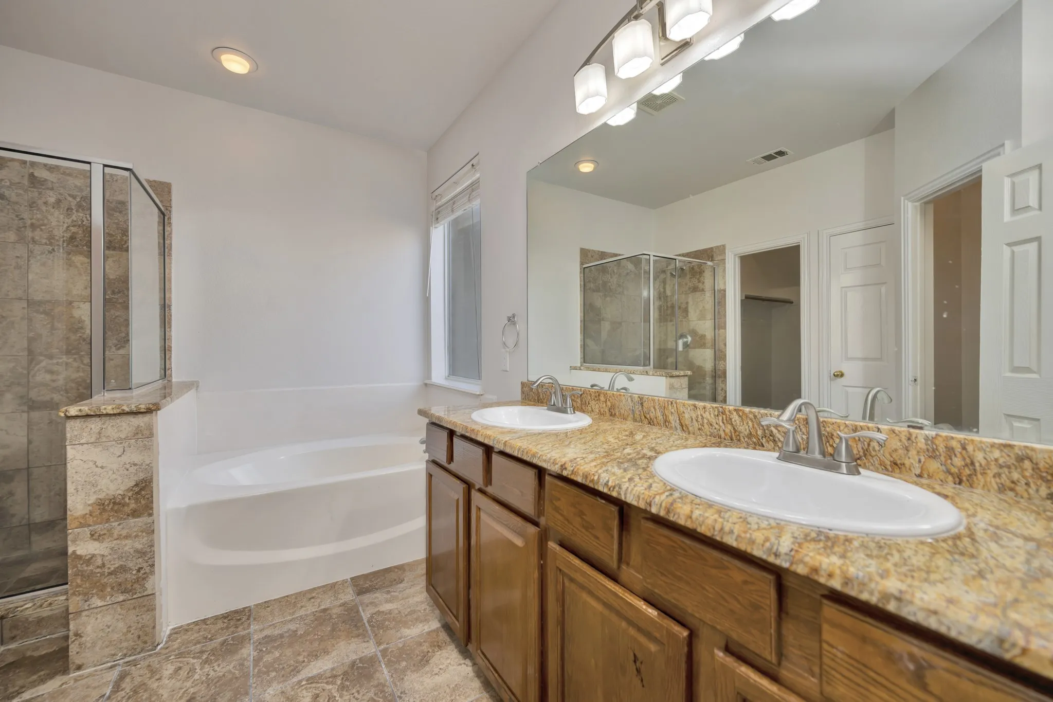 Single Family Residence For Sale in Tarrant County , 844 Sequoia Way, Saginaw, Texas 76131, 4 Bedroom, 3 Bathroom, 2 Garage spaces, 3,179 Sqft, built in 2005, mls#21361945, Real Estate Agent in Saginaw, Homes For Sale in Tarrant county, Homes For Sale in Saginaw, Realtor in Saginaw Texas, Real Estate Brokerage Independent Realty Texas, Luminita Cordes Realtor
