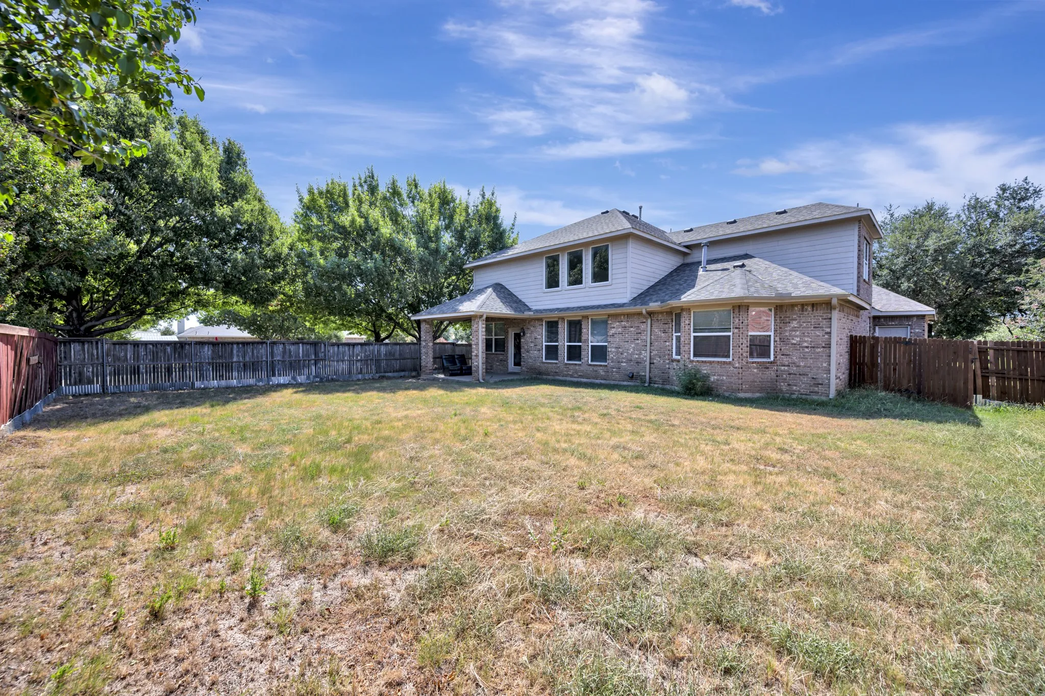 Single Family Residence For Sale in Tarrant County , 844 Sequoia Way, Saginaw, Texas 76131, 4 Bedroom, 3 Bathroom, 2 Garage spaces, 3,179 Sqft, built in 2005, mls#21361945, Real Estate Agent in Saginaw, Homes For Sale in Tarrant county, Homes For Sale in Saginaw, Realtor in Saginaw Texas, Real Estate Brokerage Independent Realty Texas, Luminita Cordes Realtor