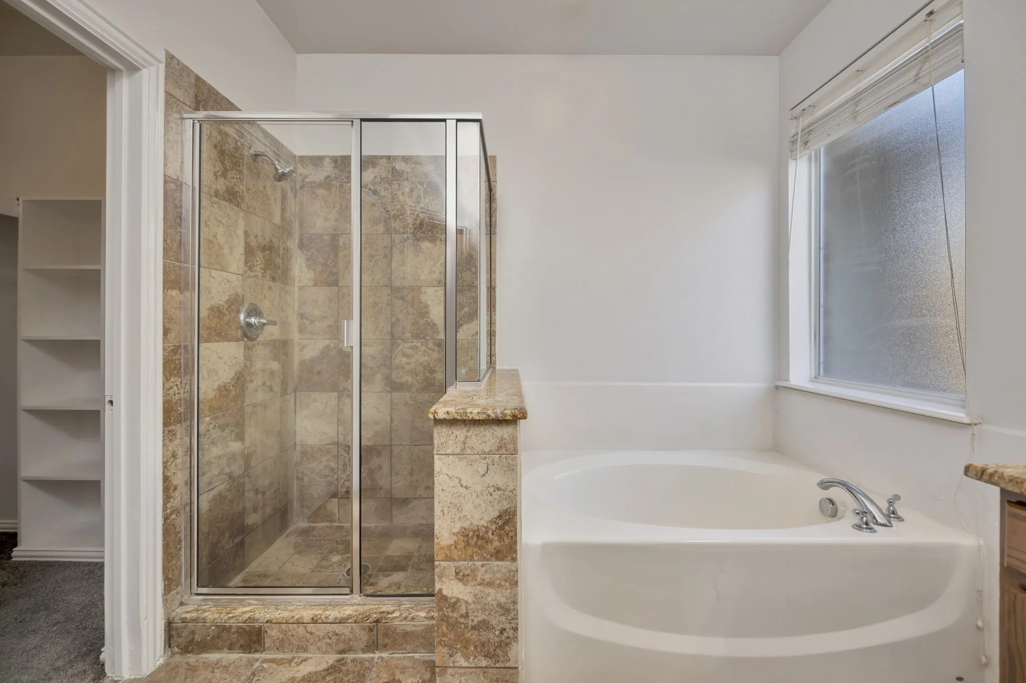 Single Family Residence For Sale in Tarrant County , 844 Sequoia Way, Saginaw, Texas 76131, 4 Bedroom, 3 Bathroom, 2 Garage spaces, 3,179 Sqft, built in 2005, mls#21361945, Real Estate Agent in Saginaw, Homes For Sale in Tarrant county, Homes For Sale in Saginaw, Realtor in Saginaw Texas, Real Estate Brokerage Independent Realty Texas, Luminita Cordes Realtor