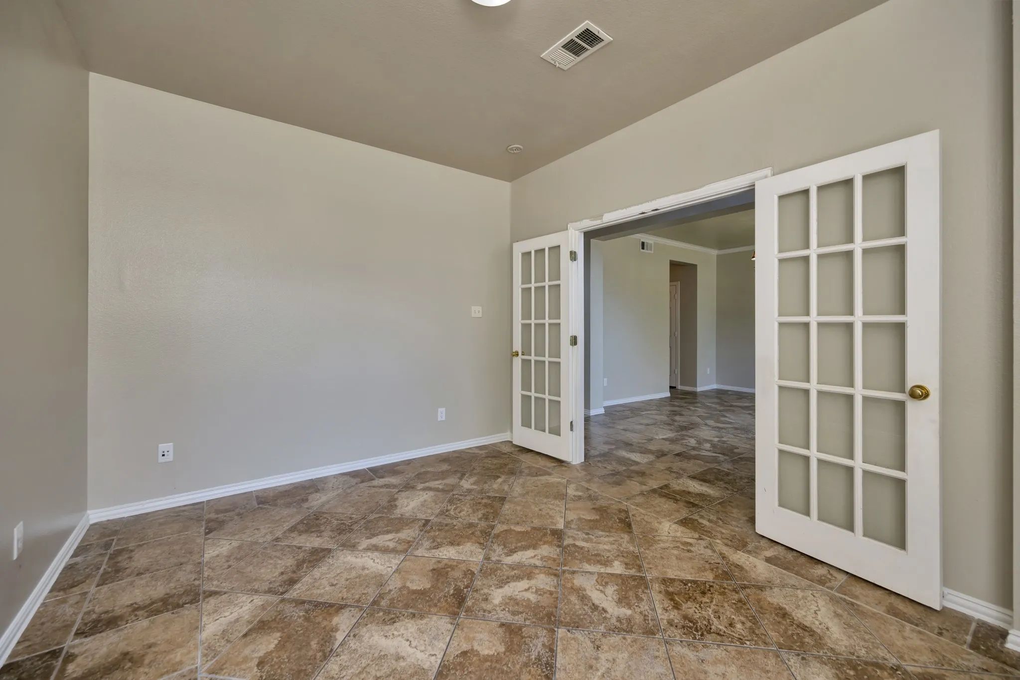 Single Family Residence For Sale in Tarrant County , 844 Sequoia Way, Saginaw, Texas 76131, 4 Bedroom, 3 Bathroom, 2 Garage spaces, 3,179 Sqft, built in 2005, mls#21361945, Real Estate Agent in Saginaw, Homes For Sale in Tarrant county, Homes For Sale in Saginaw, Realtor in Saginaw Texas, Real Estate Brokerage Independent Realty Texas, Luminita Cordes Realtor