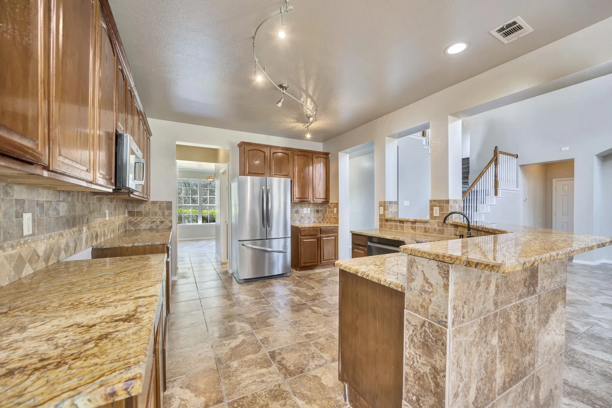 Single Family Residence For Sale in Tarrant County , 844 Sequoia Way, Saginaw, Texas 76131, 4 Bedroom, 3 Bathroom, 2 Garage spaces, 3,179 Sqft, built in 2005, mls#21361945, Real Estate Agent in Saginaw, Homes For Sale in Tarrant county, Homes For Sale in Saginaw, Realtor in Saginaw Texas, Real Estate Brokerage Independent Realty Texas, Luminita Cordes Realtor