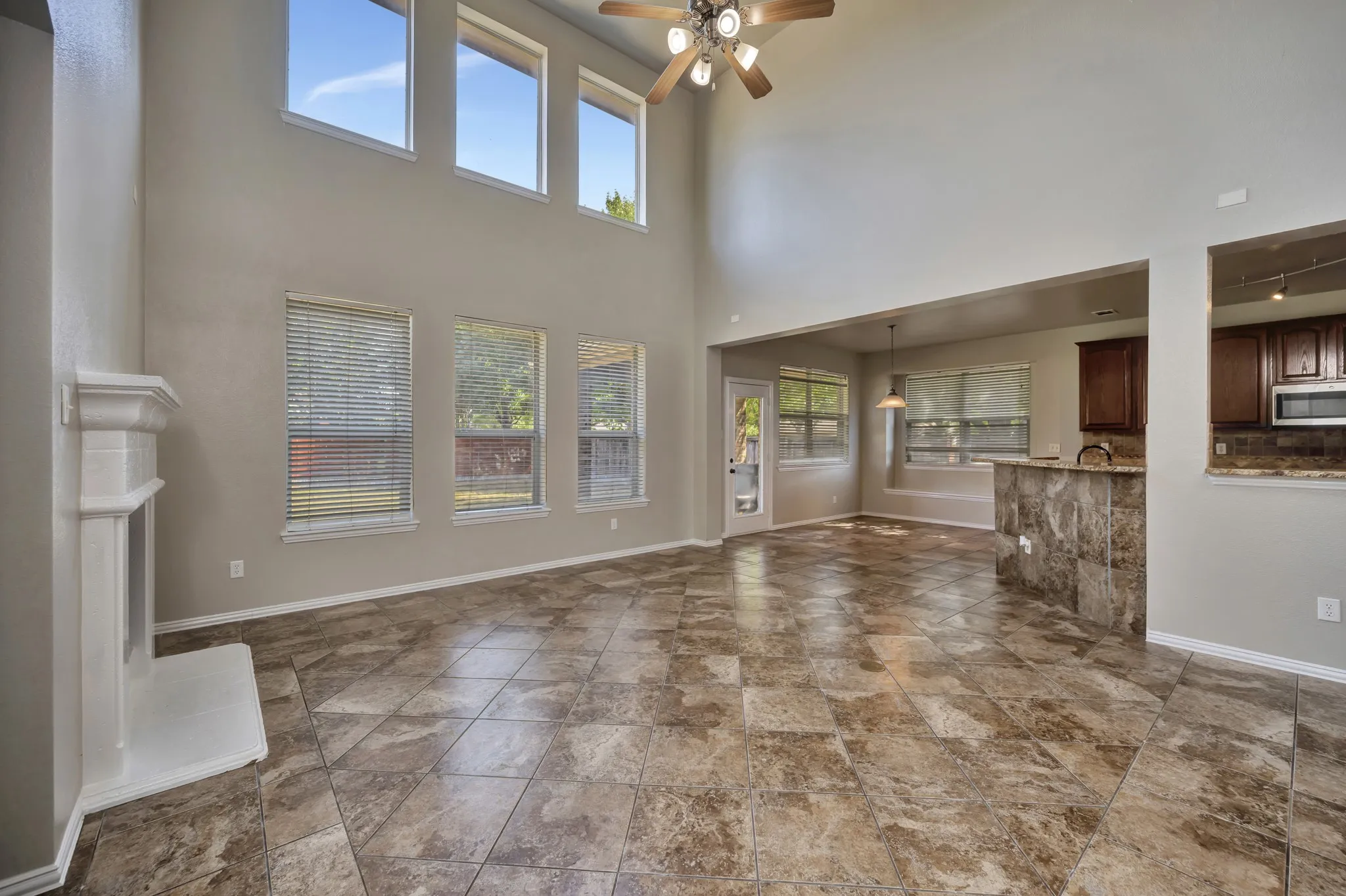 Single Family Residence For Sale in Tarrant County , 844 Sequoia Way, Saginaw, Texas 76131, 4 Bedroom, 3 Bathroom, 2 Garage spaces, 3,179 Sqft, built in 2005, mls#21361945, Real Estate Agent in Saginaw, Homes For Sale in Tarrant county, Homes For Sale in Saginaw, Realtor in Saginaw Texas, Real Estate Brokerage Independent Realty Texas, Luminita Cordes Realtor