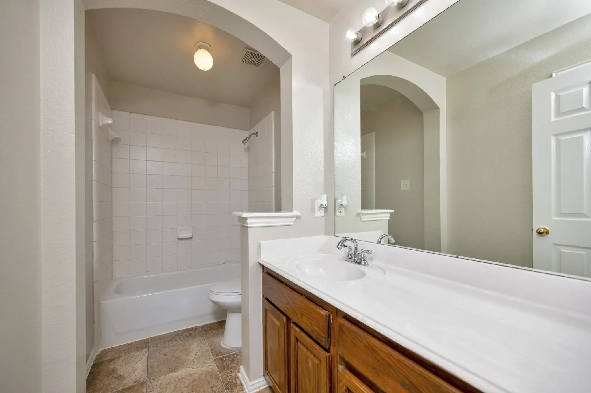Single Family Residence For Sale in Tarrant County , 844 Sequoia Way, Saginaw, Texas 76131, 4 Bedroom, 3 Bathroom, 2 Garage spaces, 3,179 Sqft, built in 2005, mls#21361945, Real Estate Agent in Saginaw, Homes For Sale in Tarrant county, Homes For Sale in Saginaw, Realtor in Saginaw Texas, Real Estate Brokerage Independent Realty Texas, Luminita Cordes Realtor
