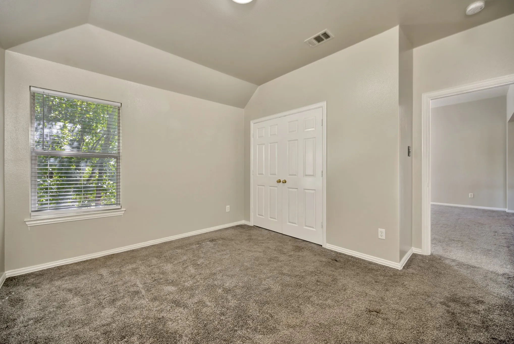 Single Family Residence For Sale in Tarrant County , 844 Sequoia Way, Saginaw, Texas 76131, 4 Bedroom, 3 Bathroom, 2 Garage spaces, 3,179 Sqft, built in 2005, mls#21361945, Real Estate Agent in Saginaw, Homes For Sale in Tarrant county, Homes For Sale in Saginaw, Realtor in Saginaw Texas, Real Estate Brokerage Independent Realty Texas, Luminita Cordes Realtor