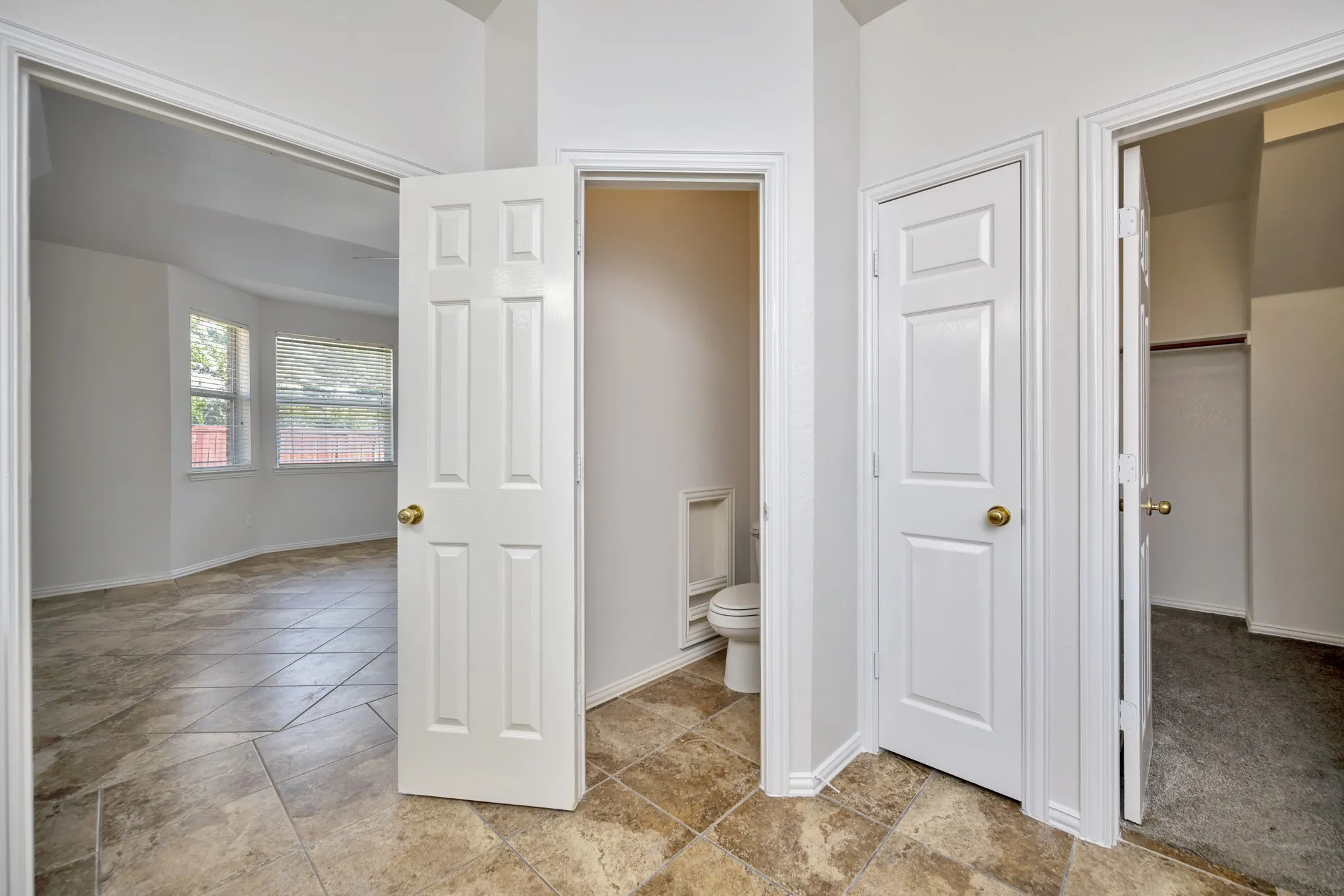 Single Family Residence For Sale in Tarrant County , 844 Sequoia Way, Saginaw, Texas 76131, 4 Bedroom, 3 Bathroom, 2 Garage spaces, 3,179 Sqft, built in 2005, mls#21361945, Real Estate Agent in Saginaw, Homes For Sale in Tarrant county, Homes For Sale in Saginaw, Realtor in Saginaw Texas, Real Estate Brokerage Independent Realty Texas, Luminita Cordes Realtor