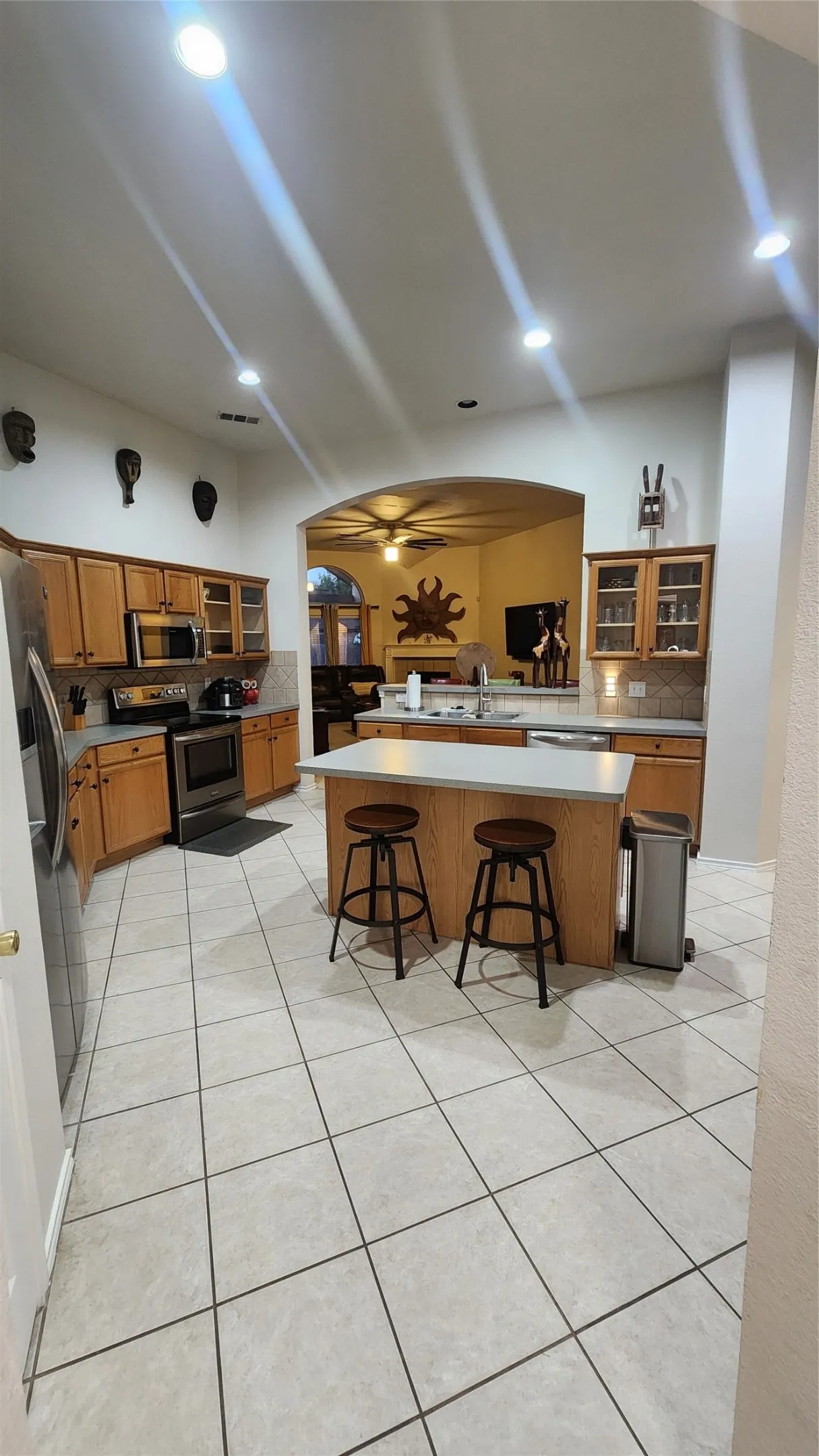Single Family Residence For Sale in Ellis County , 110 Waterview Parkway, Red Oak, Texas 75154, 3 Bedroom, 2 Bathroom, 2 Garage spaces, 1,920 Sqft, built in 2003, mls#21364059, Real Estate Agent in Red Oak, Homes For Sale in Ellis county, Homes For Sale in Red Oak, Realtor in Red Oak Texas, Real Estate Brokerage Independent Realty Texas, Luminita Cordes Realtor