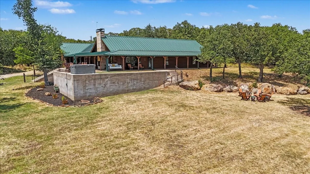 Single Family Residence For Sale in Montague County , 2789 Hanging Tree Road, Bowie, Texas 76230, 4 Bedroom, 3 Bathroom, 3 Garage spaces, 3,218 Sqft, built in 2009, mls#21359532, Real Estate Agent in Bowie, Homes For Sale in Montague county, Homes For Sale in Bowie, Realtor in Bowie Texas, Real Estate Brokerage Independent Realty Texas, Luminita Cordes Realtor