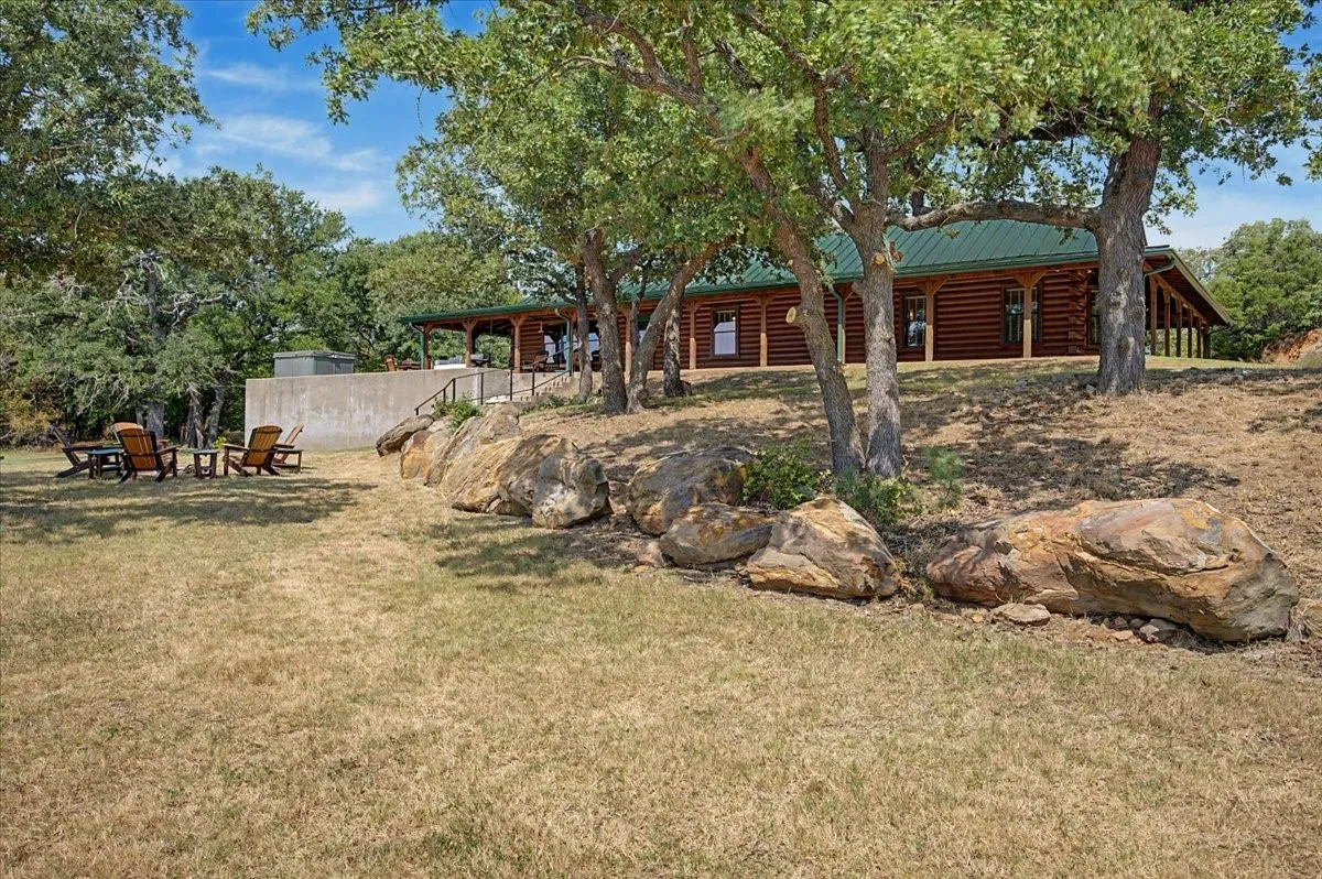 Single Family Residence For Sale in Montague County , 2789 Hanging Tree Road, Bowie, Texas 76230, 4 Bedroom, 3 Bathroom, 3 Garage spaces, 3,218 Sqft, built in 2009, mls#21359532, Real Estate Agent in Bowie, Homes For Sale in Montague county, Homes For Sale in Bowie, Realtor in Bowie Texas, Real Estate Brokerage Independent Realty Texas, Luminita Cordes Realtor