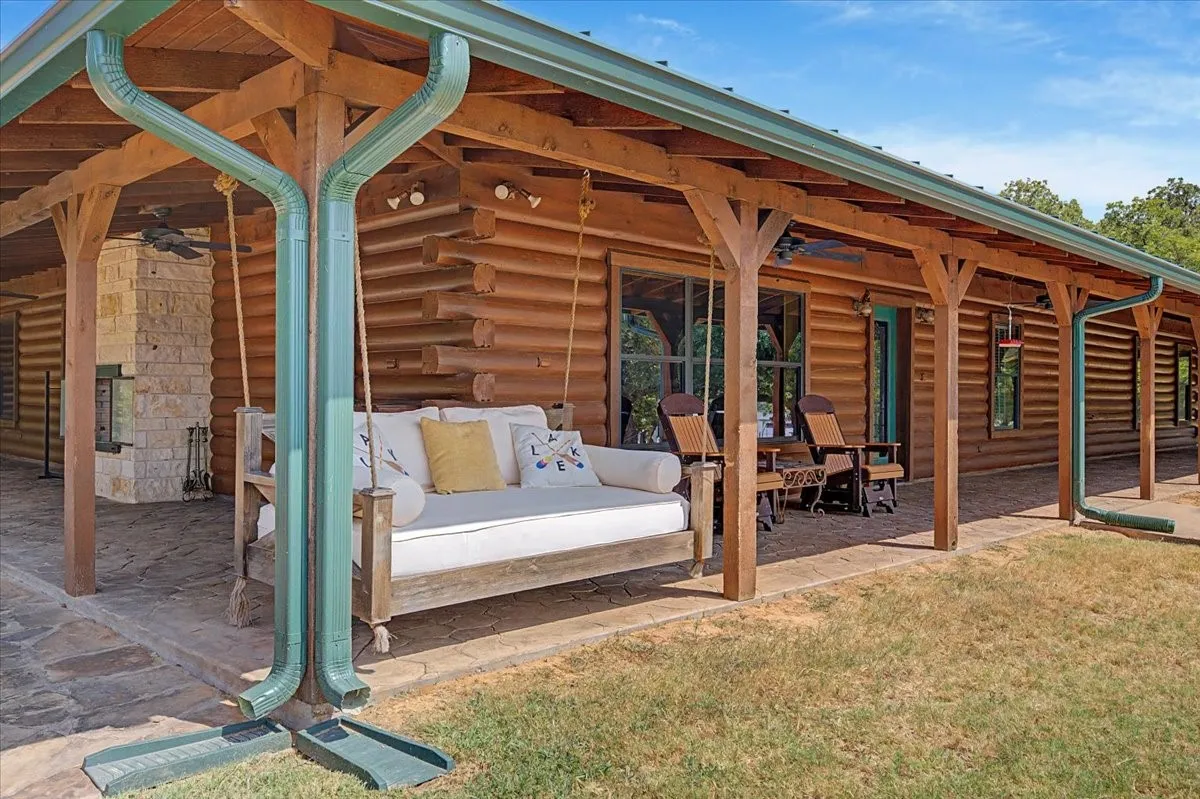Single Family Residence For Sale in Montague County , 2789 Hanging Tree Road, Bowie, Texas 76230, 4 Bedroom, 3 Bathroom, 3 Garage spaces, 3,218 Sqft, built in 2009, mls#21359532, Real Estate Agent in Bowie, Homes For Sale in Montague county, Homes For Sale in Bowie, Realtor in Bowie Texas, Real Estate Brokerage Independent Realty Texas, Luminita Cordes Realtor