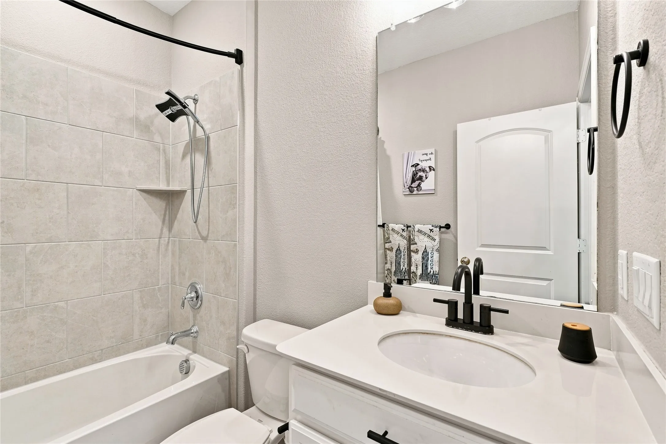 Single Family Residence For Sale in Rockwall County , 703 Liner Lane, Fate, Texas 75087, 5 Bedroom, 3 Bathroom, 2 Garage spaces, 3,111 Sqft, built in 2020, mls#21363425, Real Estate Agent in Fate, Homes For Sale in Rockwall county, Homes For Sale in Fate, Realtor in Fate Texas, Real Estate Brokerage Independent Realty Texas, Luminita Cordes Realtor