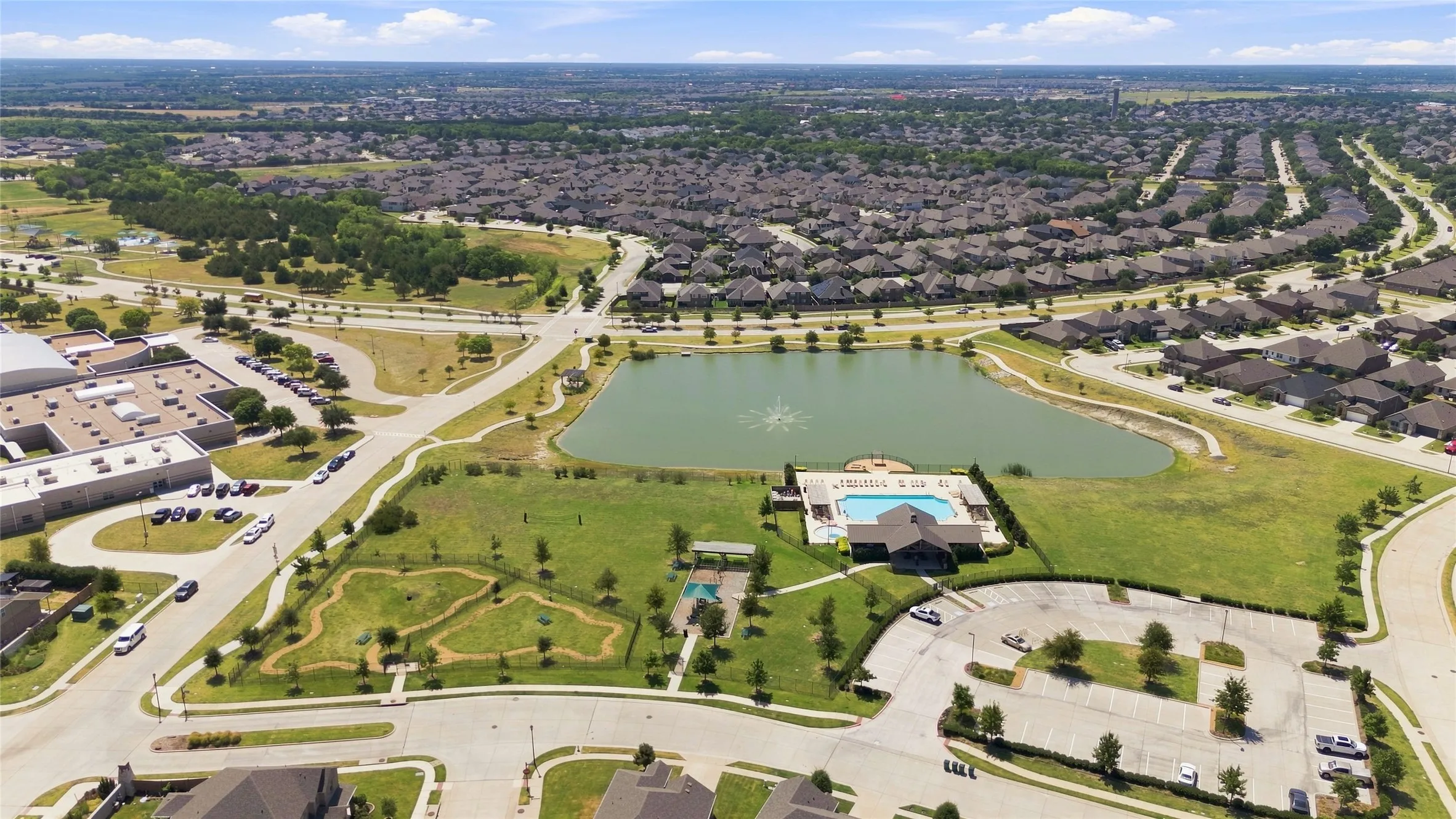 Single Family Residence For Sale in Rockwall County , 703 Liner Lane, Fate, Texas 75087, 5 Bedroom, 3 Bathroom, 2 Garage spaces, 3,111 Sqft, built in 2020, mls#21363425, Real Estate Agent in Fate, Homes For Sale in Rockwall county, Homes For Sale in Fate, Realtor in Fate Texas, Real Estate Brokerage Independent Realty Texas, Luminita Cordes Realtor