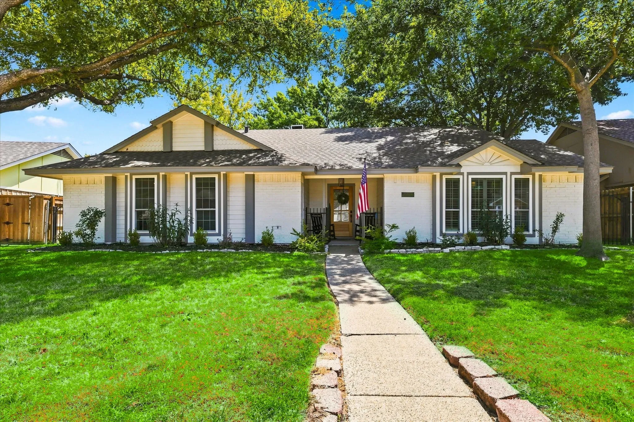 Single Family Residence For Sale in Dallas County , 218 Creekside Lane, Coppell, Texas 75019, 3 Bedroom, 2 Bathroom, 2 Garage spaces, 1,792 Sqft, built in 1982, mls#21362887, Real Estate Agent in Coppell, Homes For Sale in Dallas county, Homes For Sale in Coppell, Realtor in Coppell Texas, Real Estate Brokerage Independent Realty Texas, Luminita Cordes Realtor