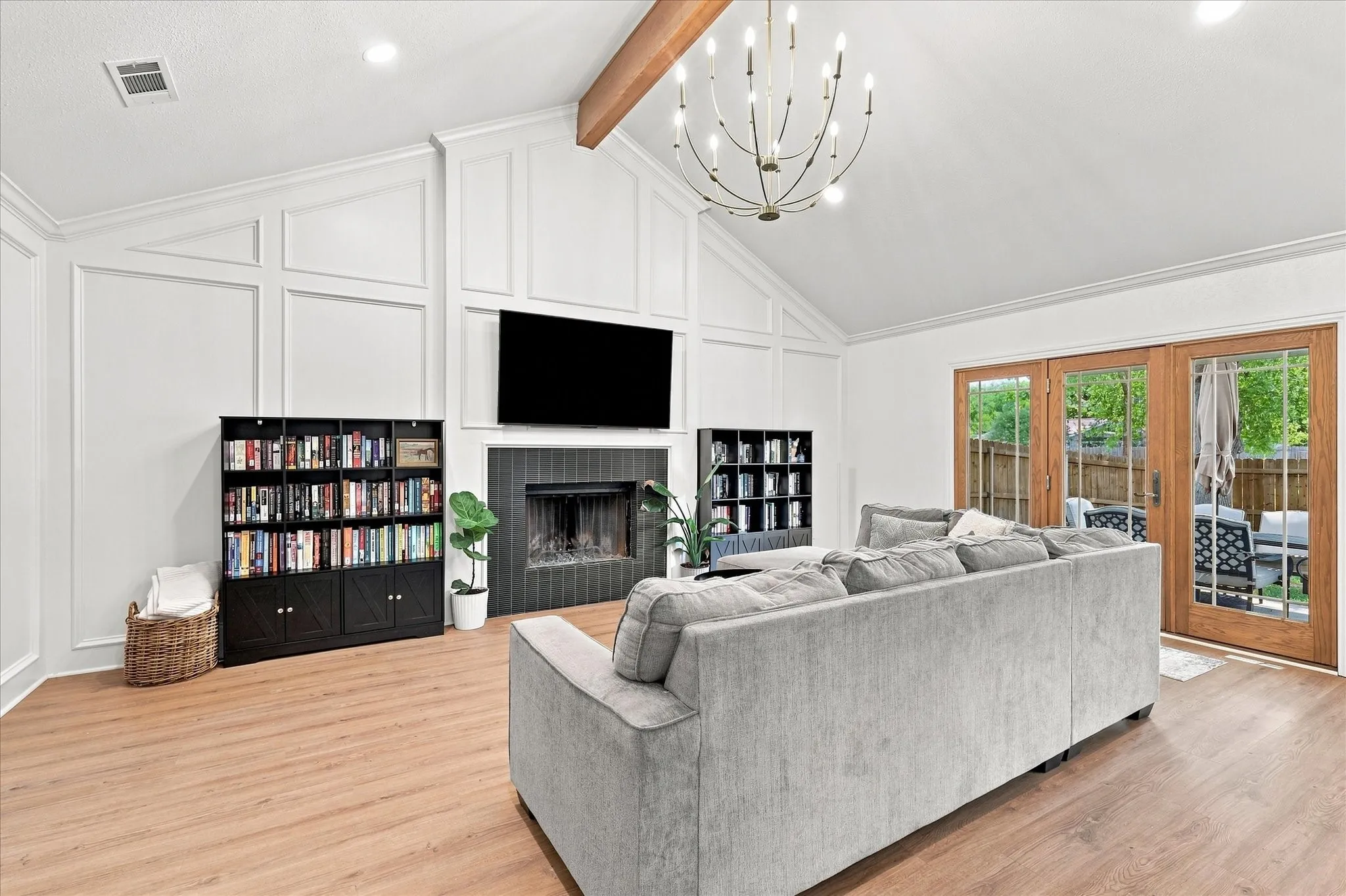 Single Family Residence For Sale in Dallas County , 218 Creekside Lane, Coppell, Texas 75019, 3 Bedroom, 2 Bathroom, 2 Garage spaces, 1,792 Sqft, built in 1982, mls#21362887, Real Estate Agent in Coppell, Homes For Sale in Dallas county, Homes For Sale in Coppell, Realtor in Coppell Texas, Real Estate Brokerage Independent Realty Texas, Luminita Cordes Realtor