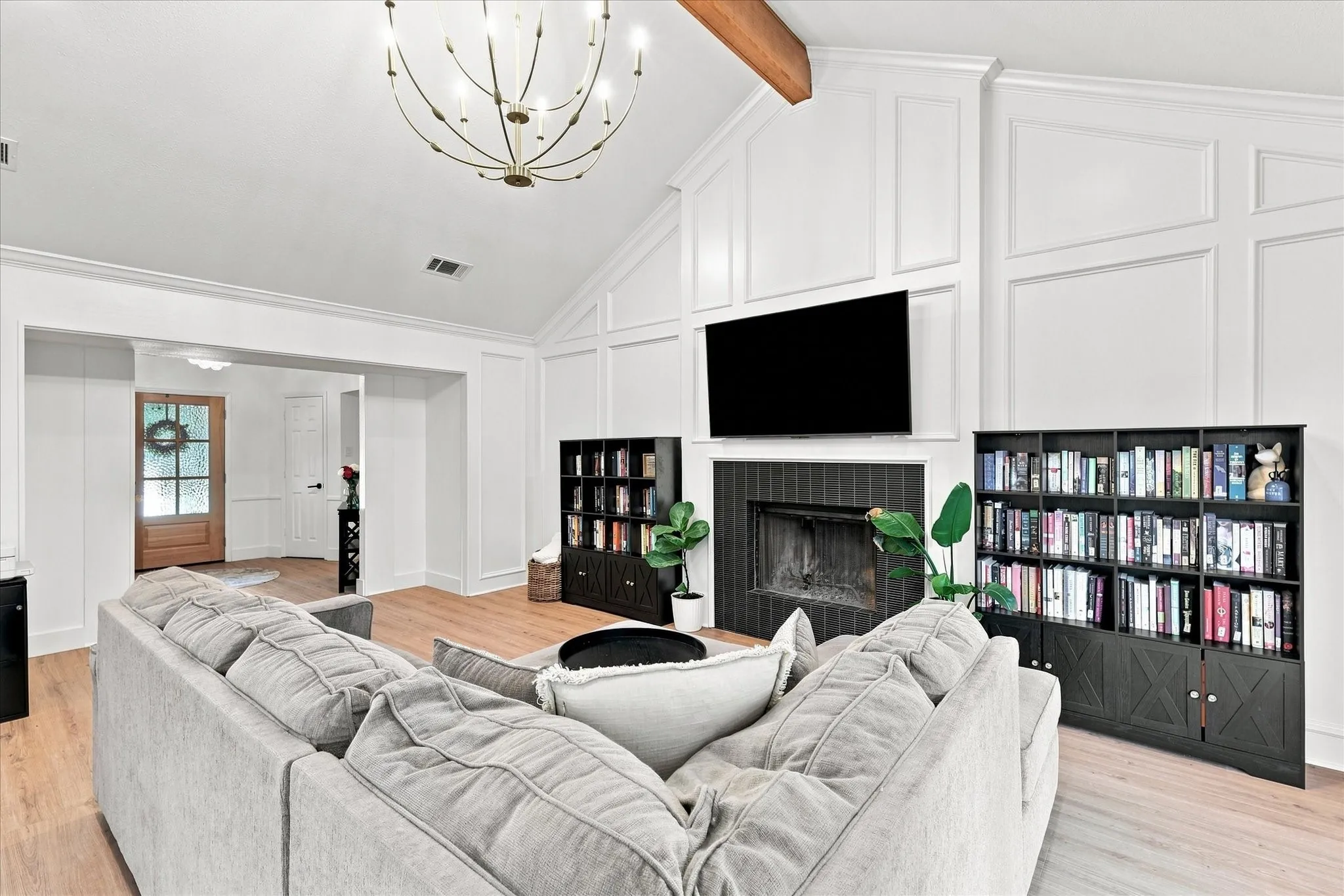 Single Family Residence For Sale in Dallas County , 218 Creekside Lane, Coppell, Texas 75019, 3 Bedroom, 2 Bathroom, 2 Garage spaces, 1,792 Sqft, built in 1982, mls#21362887, Real Estate Agent in Coppell, Homes For Sale in Dallas county, Homes For Sale in Coppell, Realtor in Coppell Texas, Real Estate Brokerage Independent Realty Texas, Luminita Cordes Realtor