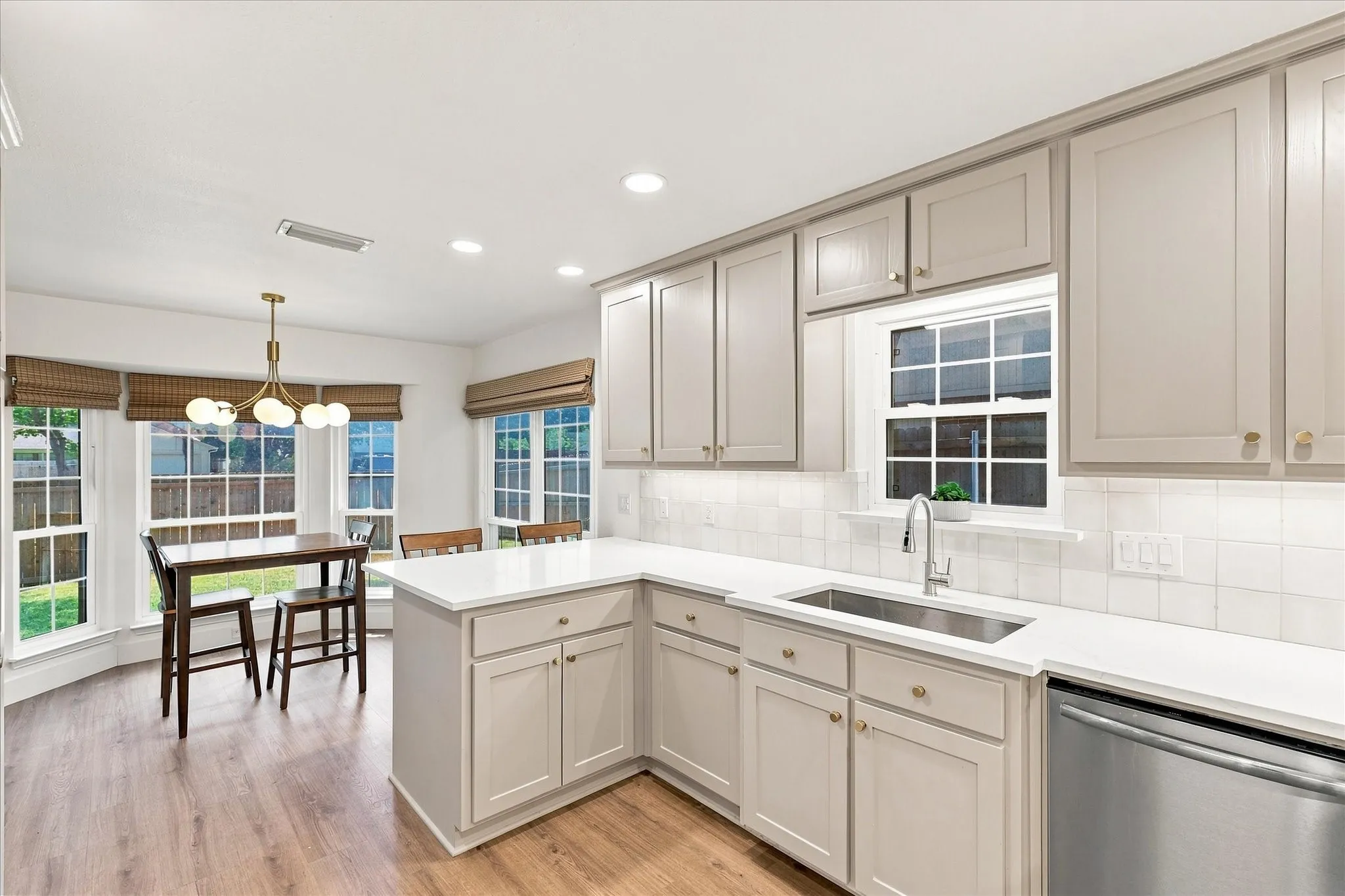 Single Family Residence For Sale in Dallas County , 218 Creekside Lane, Coppell, Texas 75019, 3 Bedroom, 2 Bathroom, 2 Garage spaces, 1,792 Sqft, built in 1982, mls#21362887, Real Estate Agent in Coppell, Homes For Sale in Dallas county, Homes For Sale in Coppell, Realtor in Coppell Texas, Real Estate Brokerage Independent Realty Texas, Luminita Cordes Realtor