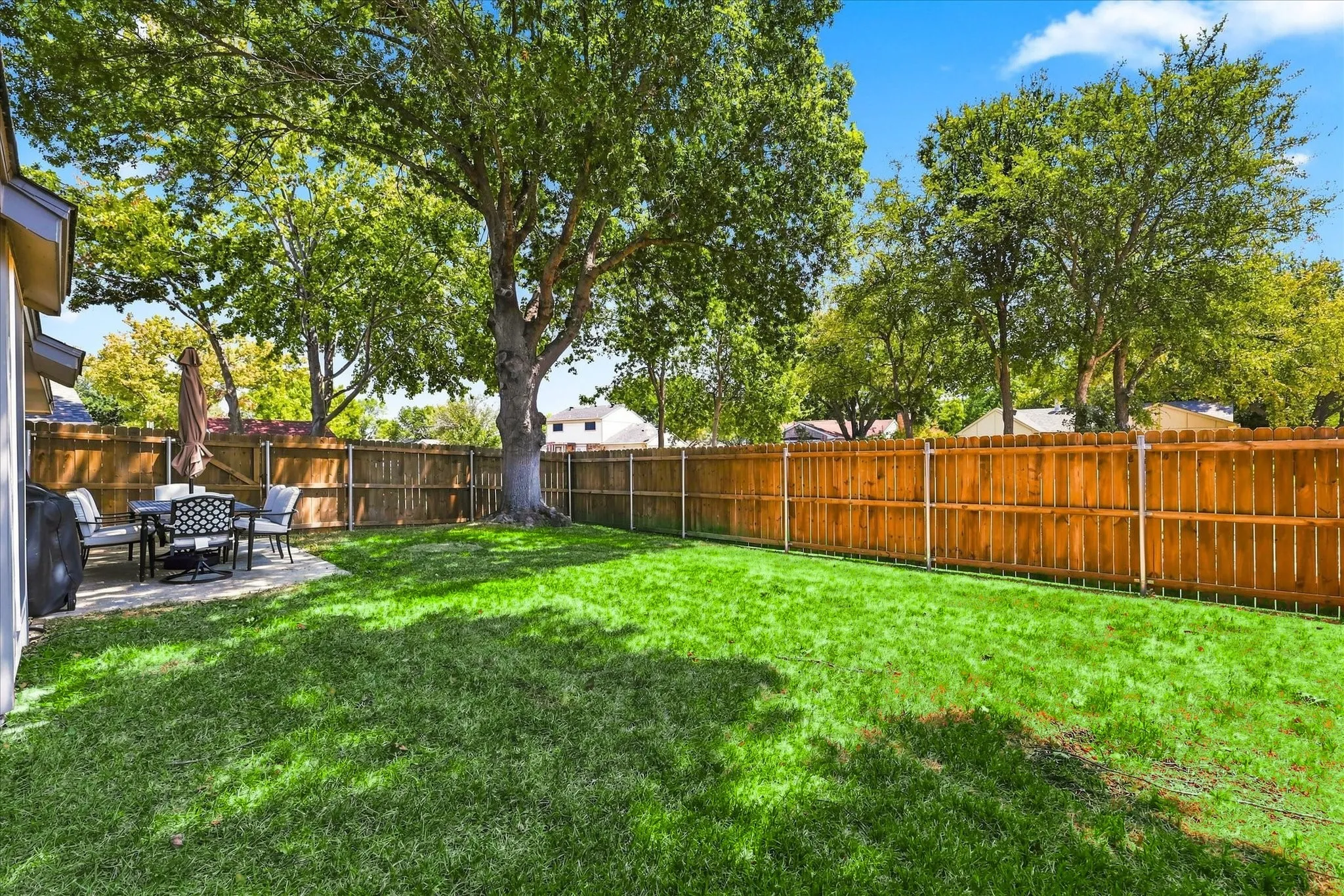 Single Family Residence For Sale in Dallas County , 218 Creekside Lane, Coppell, Texas 75019, 3 Bedroom, 2 Bathroom, 2 Garage spaces, 1,792 Sqft, built in 1982, mls#21362887, Real Estate Agent in Coppell, Homes For Sale in Dallas county, Homes For Sale in Coppell, Realtor in Coppell Texas, Real Estate Brokerage Independent Realty Texas, Luminita Cordes Realtor