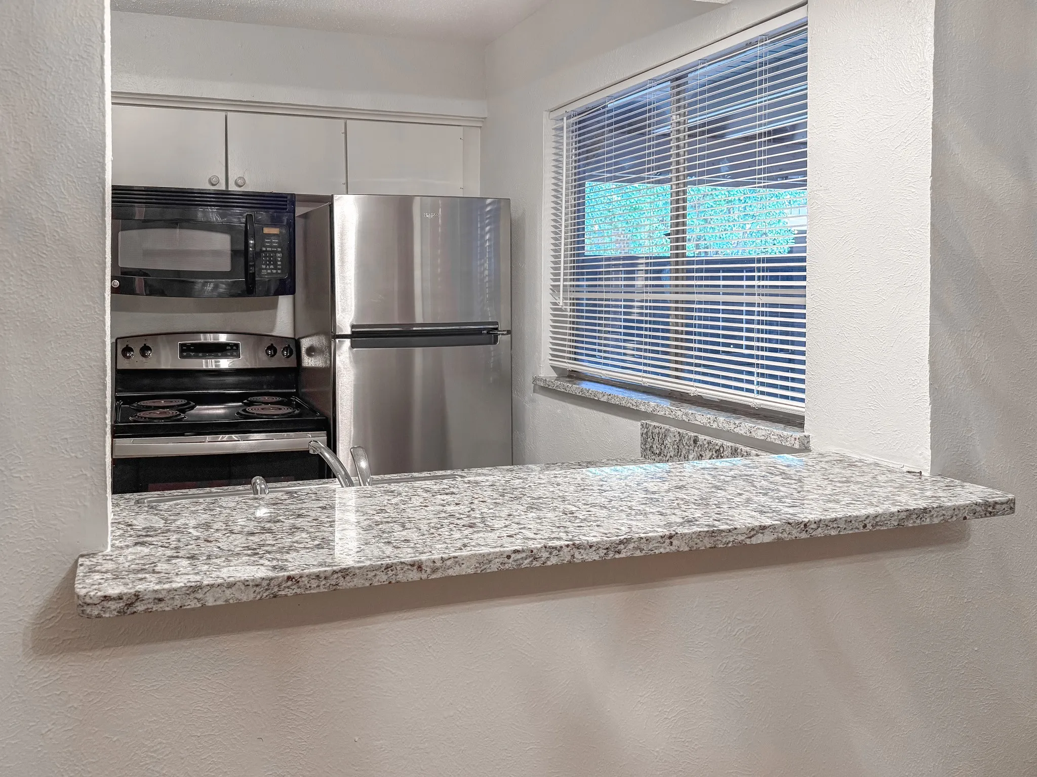 Single Family Residence For Sale in Dallas County , 5138 Amesbury Drive 110, Dallas, Texas 75206, 2 Bedroom, 2 Bathroom, Garage spaces, 1,008 Sqft, built in 1970, Price $220,000, mls#21357250, Real Estate Agent in Dallas, Homes For Sale in Dallas county, Homes For Sale in Dallas, Realtor in Dallas Texas, Real Estate Brokerage Independent Realty Texas, Luminita Cordes Realtor