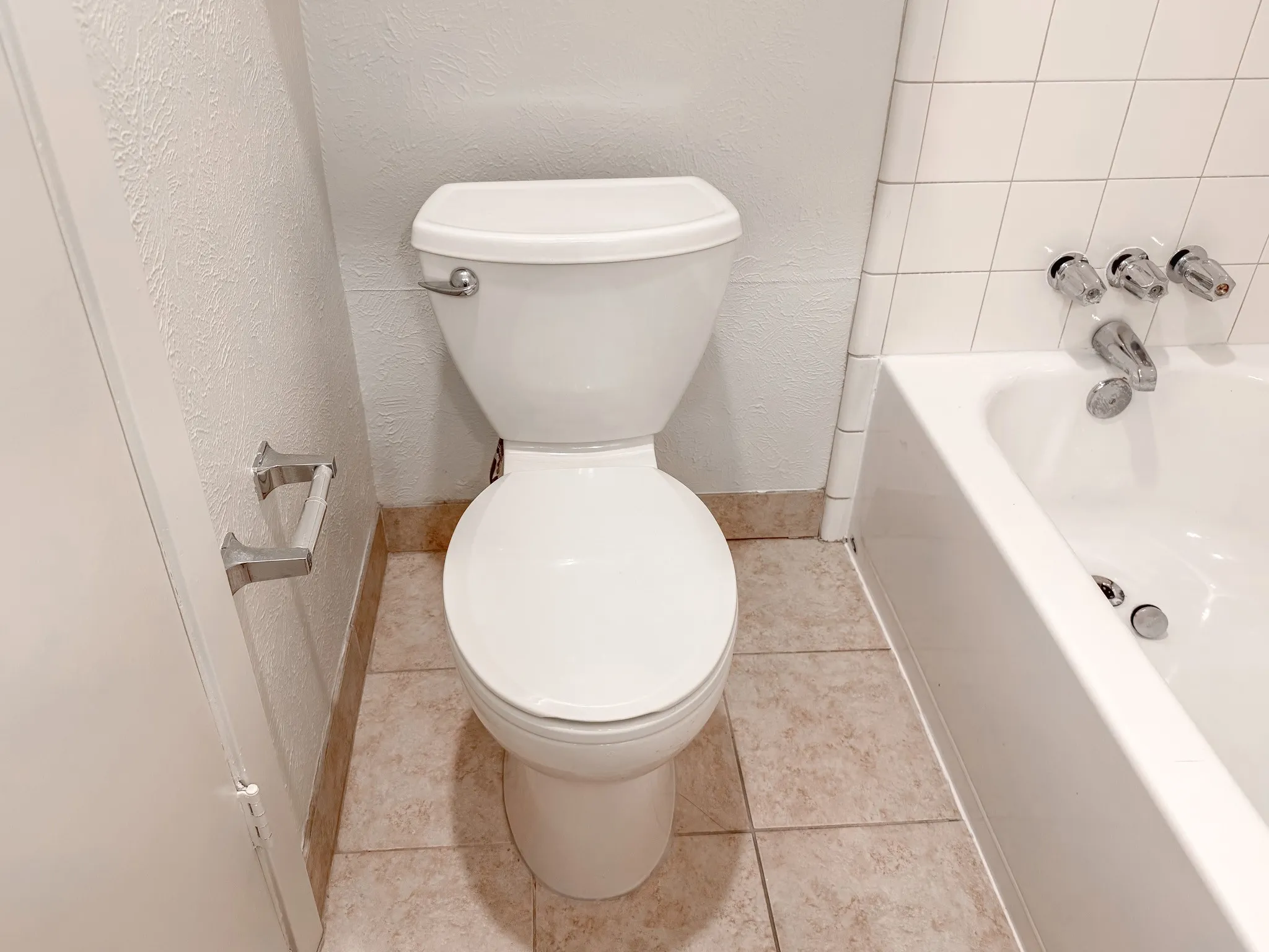 Single Family Residence For Sale in Dallas County , 5138 Amesbury Drive 110, Dallas, Texas 75206, 2 Bedroom, 2 Bathroom, Garage spaces, 1,008 Sqft, built in 1970, Price $220,000, mls#21357250, Real Estate Agent in Dallas, Homes For Sale in Dallas county, Homes For Sale in Dallas, Realtor in Dallas Texas, Real Estate Brokerage Independent Realty Texas, Luminita Cordes Realtor