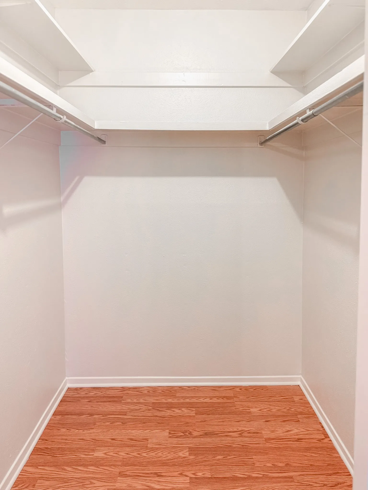 Single Family Residence For Sale in Dallas County , 5138 Amesbury Drive 110, Dallas, Texas 75206, 2 Bedroom, 2 Bathroom, Garage spaces, 1,008 Sqft, built in 1970, Price $220,000, mls#21357250, Real Estate Agent in Dallas, Homes For Sale in Dallas county, Homes For Sale in Dallas, Realtor in Dallas Texas, Real Estate Brokerage Independent Realty Texas, Luminita Cordes Realtor
