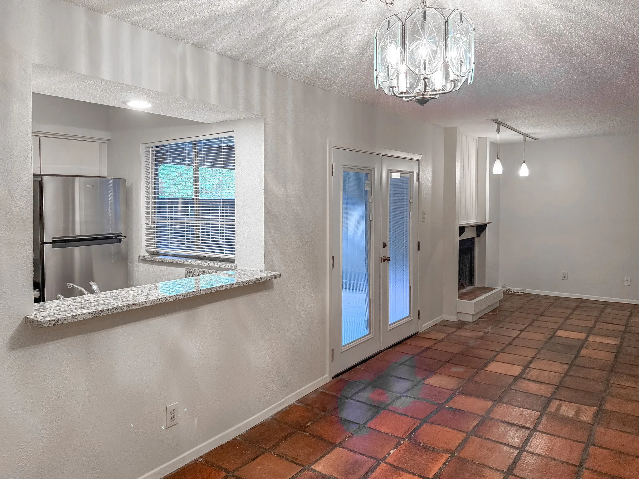 Single Family Residence For Sale in Dallas County , 5138 Amesbury Drive 110, Dallas, Texas 75206, 2 Bedroom, 2 Bathroom, Garage spaces, 1,008 Sqft, built in 1970, Price $220,000, mls#21357250, Real Estate Agent in Dallas, Homes For Sale in Dallas county, Homes For Sale in Dallas, Realtor in Dallas Texas, Real Estate Brokerage Independent Realty Texas, Luminita Cordes Realtor