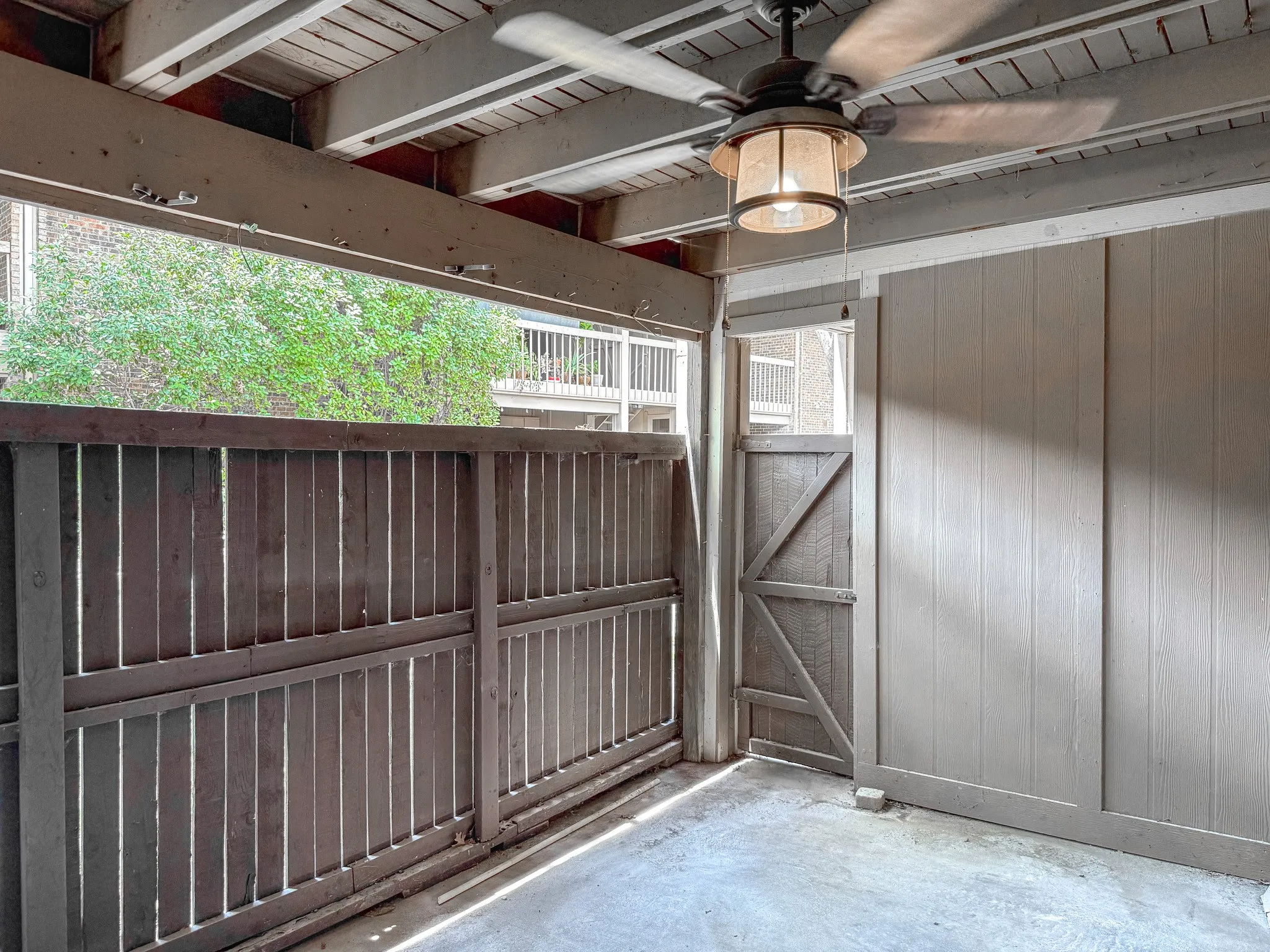 Single Family Residence For Sale in Dallas County , 5138 Amesbury Drive 110, Dallas, Texas 75206, 2 Bedroom, 2 Bathroom, Garage spaces, 1,008 Sqft, built in 1970, Price $220,000, mls#21357250, Real Estate Agent in Dallas, Homes For Sale in Dallas county, Homes For Sale in Dallas, Realtor in Dallas Texas, Real Estate Brokerage Independent Realty Texas, Luminita Cordes Realtor