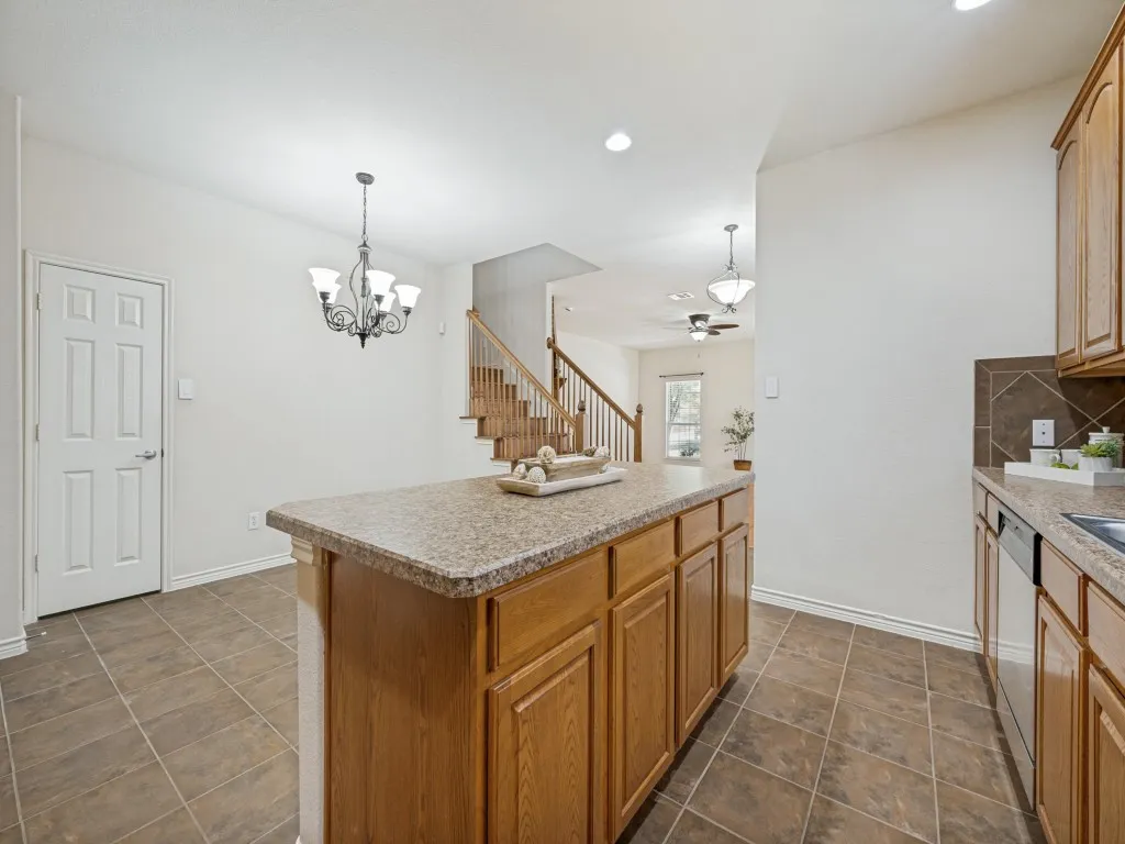 Single Family Residence For Sale in Collin County , 9349 Welch Folly Lane, Frisco, Texas 75035, 3 Bedroom, 3 Bathroom, 2 Garage spaces, 2,182 Sqft, built in 2006, mls#21359086, Real Estate Agent in Frisco, Homes For Sale in Collin county, Homes For Sale in Frisco, Realtor in Frisco Texas, Real Estate Brokerage Independent Realty Texas, Luminita Cordes Realtor
