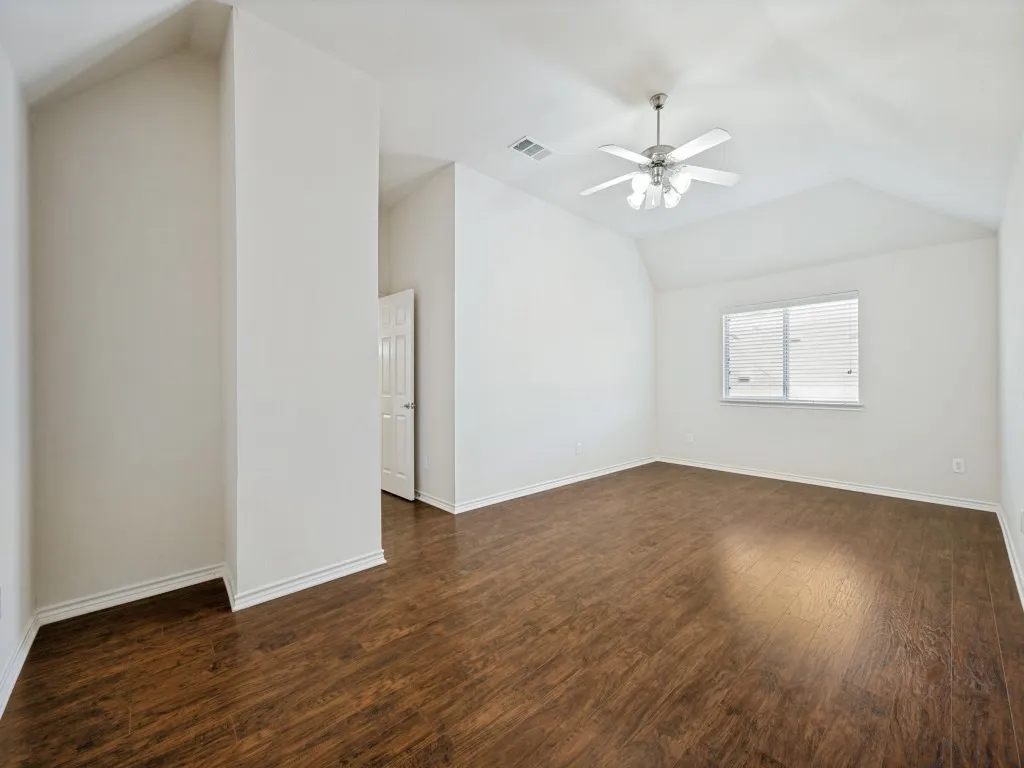 Single Family Residence For Sale in Collin County , 9349 Welch Folly Lane, Frisco, Texas 75035, 3 Bedroom, 3 Bathroom, 2 Garage spaces, 2,182 Sqft, built in 2006, mls#21359086, Real Estate Agent in Frisco, Homes For Sale in Collin county, Homes For Sale in Frisco, Realtor in Frisco Texas, Real Estate Brokerage Independent Realty Texas, Luminita Cordes Realtor