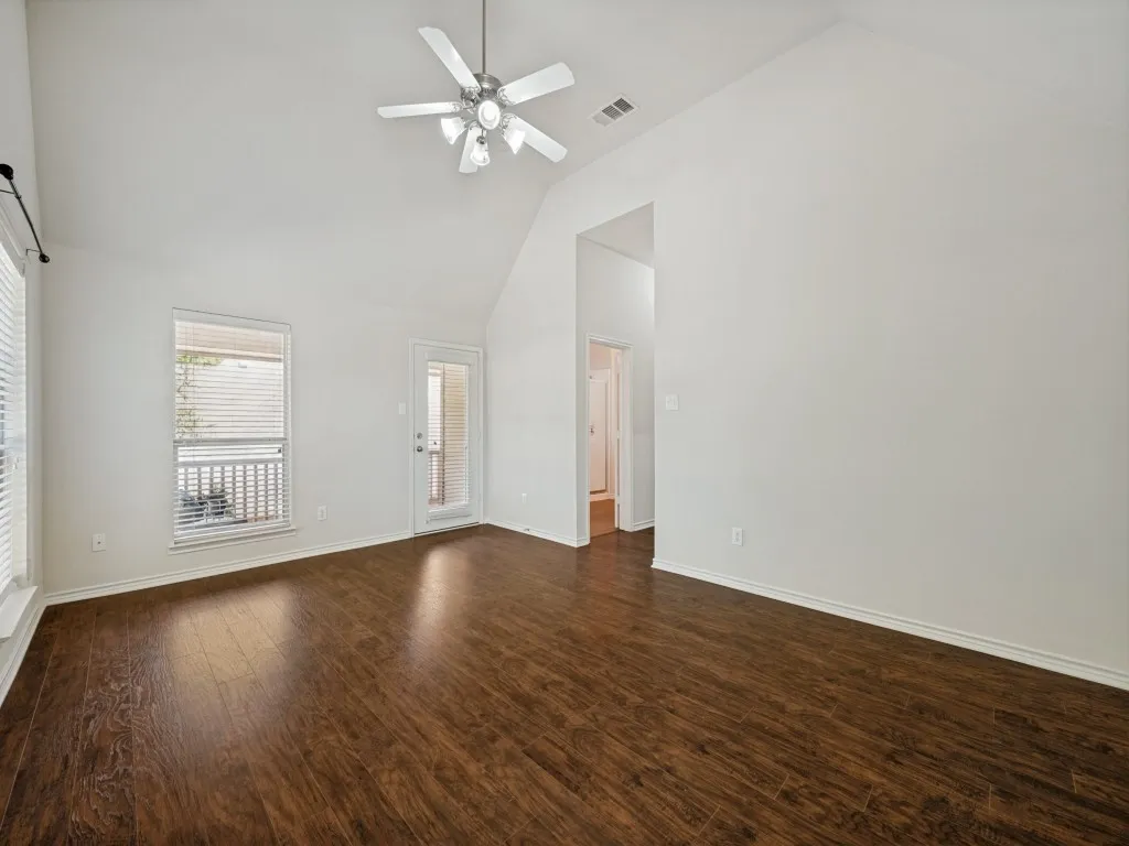 Single Family Residence For Sale in Collin County , 9349 Welch Folly Lane, Frisco, Texas 75035, 3 Bedroom, 3 Bathroom, 2 Garage spaces, 2,182 Sqft, built in 2006, mls#21359086, Real Estate Agent in Frisco, Homes For Sale in Collin county, Homes For Sale in Frisco, Realtor in Frisco Texas, Real Estate Brokerage Independent Realty Texas, Luminita Cordes Realtor