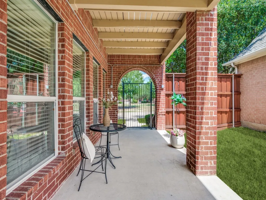 Single Family Residence For Sale in Collin County , 9349 Welch Folly Lane, Frisco, Texas 75035, 3 Bedroom, 3 Bathroom, 2 Garage spaces, 2,182 Sqft, built in 2006, mls#21359086, Real Estate Agent in Frisco, Homes For Sale in Collin county, Homes For Sale in Frisco, Realtor in Frisco Texas, Real Estate Brokerage Independent Realty Texas, Luminita Cordes Realtor