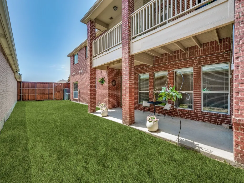 Single Family Residence For Sale in Collin County , 9349 Welch Folly Lane, Frisco, Texas 75035, 3 Bedroom, 3 Bathroom, 2 Garage spaces, 2,182 Sqft, built in 2006, mls#21359086, Real Estate Agent in Frisco, Homes For Sale in Collin county, Homes For Sale in Frisco, Realtor in Frisco Texas, Real Estate Brokerage Independent Realty Texas, Luminita Cordes Realtor