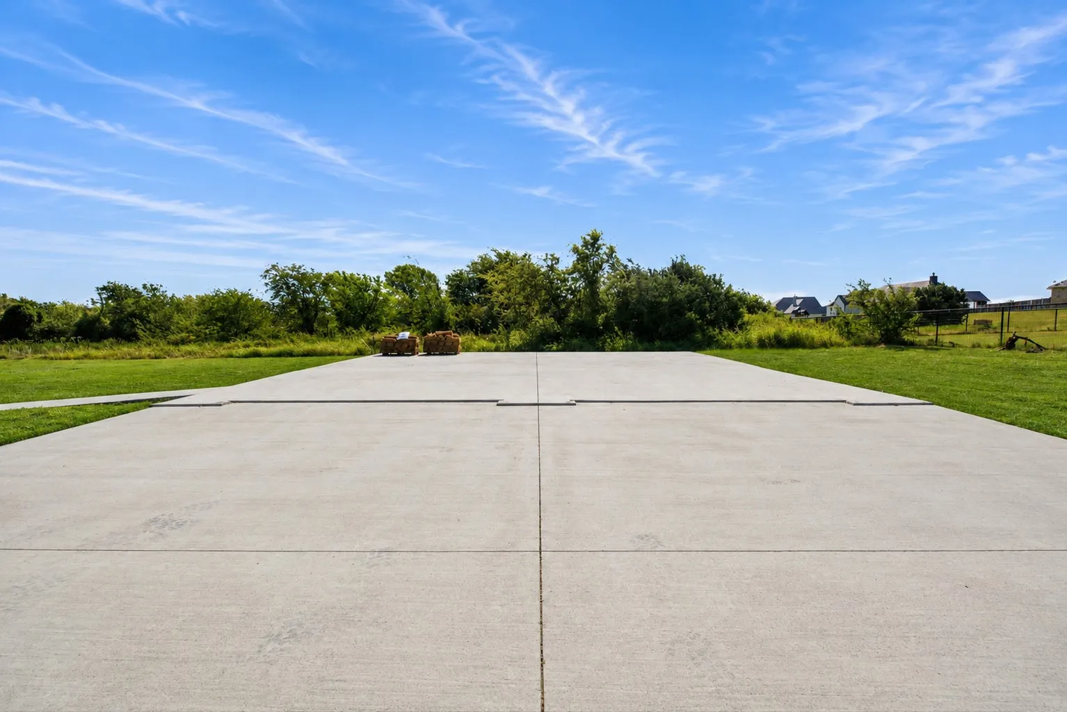 Single Family Residence For Sale in Parker County , 1047 Pioneer Crossing, Weatherford, Texas 76088, 4 Bedroom, 3 Bathroom, 2 Garage spaces, 2,736 Sqft, built in 2026, mls#21363809, Real Estate Agent in Weatherford, Homes For Sale in Parker county, Homes For Sale in Weatherford, Realtor in Weatherford Texas, Real Estate Brokerage Independent Realty Texas, Luminita Cordes Realtor