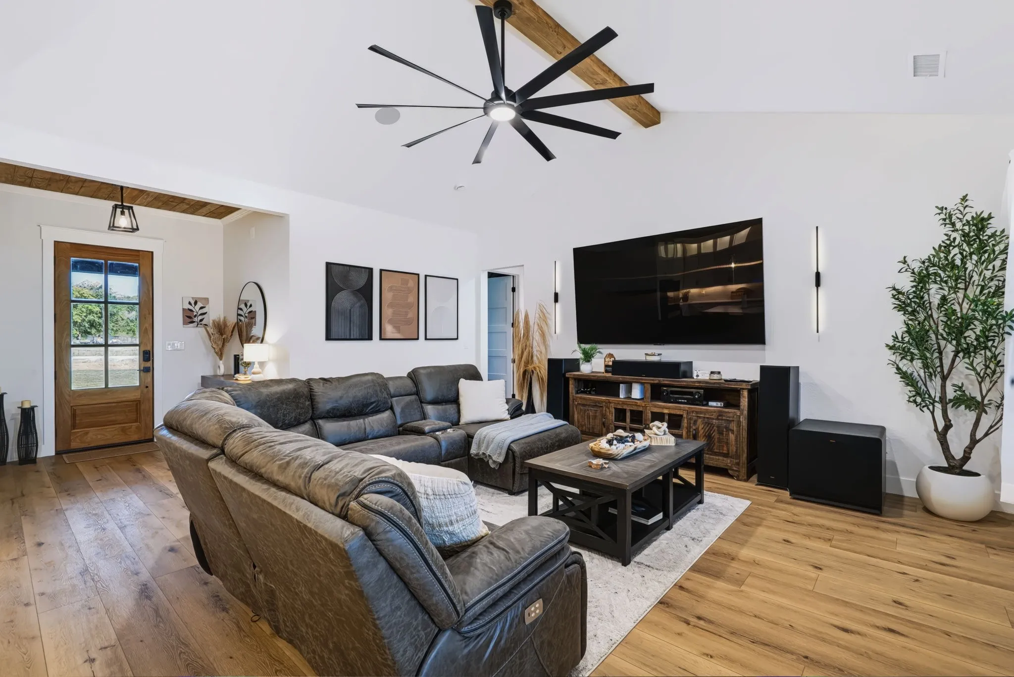Single Family Residence For Sale in Parker County , 1047 Pioneer Crossing, Weatherford, Texas 76088, 4 Bedroom, 3 Bathroom, 2 Garage spaces, 2,736 Sqft, built in 2026, mls#21363809, Real Estate Agent in Weatherford, Homes For Sale in Parker county, Homes For Sale in Weatherford, Realtor in Weatherford Texas, Real Estate Brokerage Independent Realty Texas, Luminita Cordes Realtor
