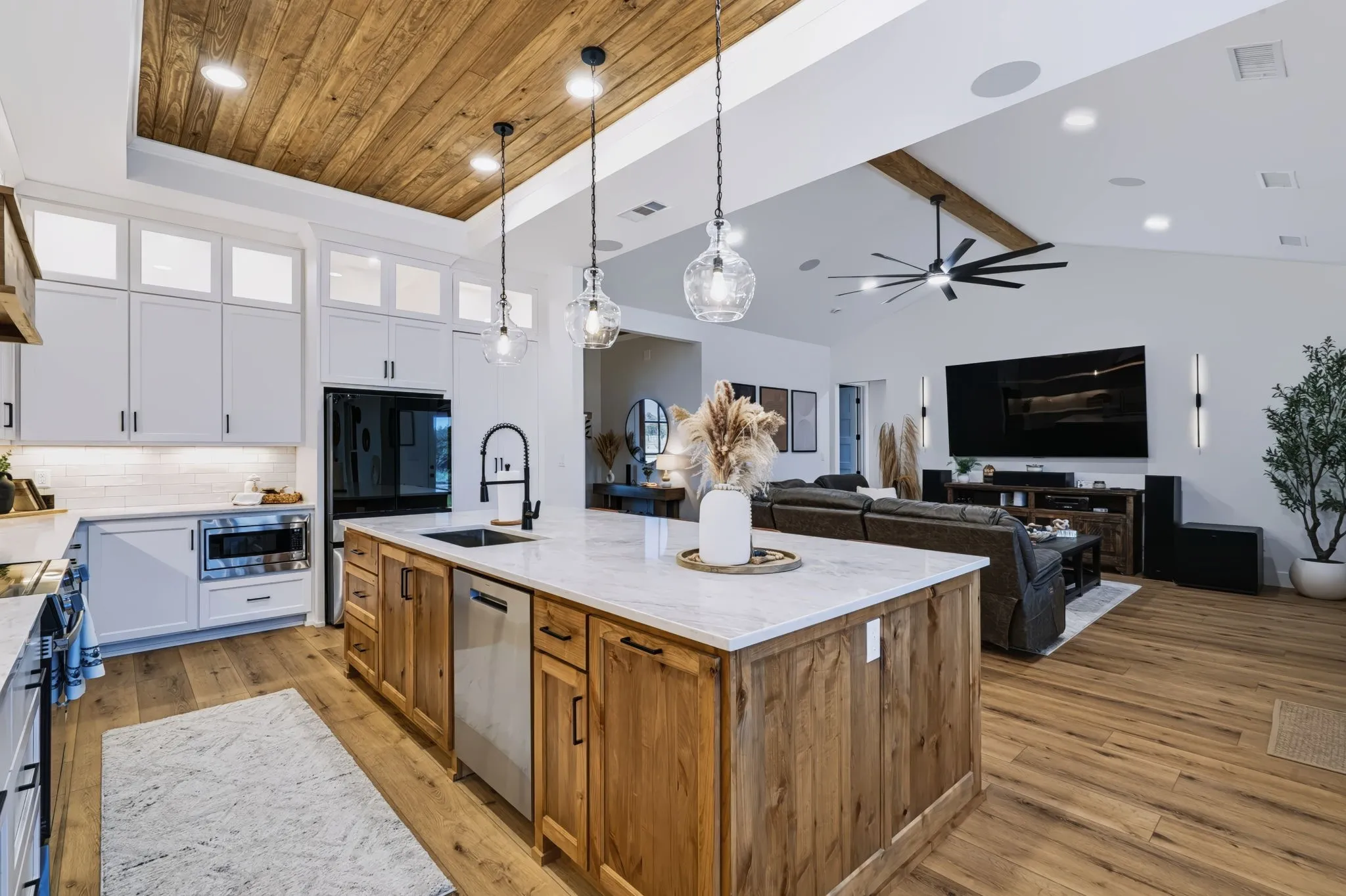 Single Family Residence For Sale in Parker County , 1047 Pioneer Crossing, Weatherford, Texas 76088, 4 Bedroom, 3 Bathroom, 2 Garage spaces, 2,736 Sqft, built in 2026, mls#21363809, Real Estate Agent in Weatherford, Homes For Sale in Parker county, Homes For Sale in Weatherford, Realtor in Weatherford Texas, Real Estate Brokerage Independent Realty Texas, Luminita Cordes Realtor
