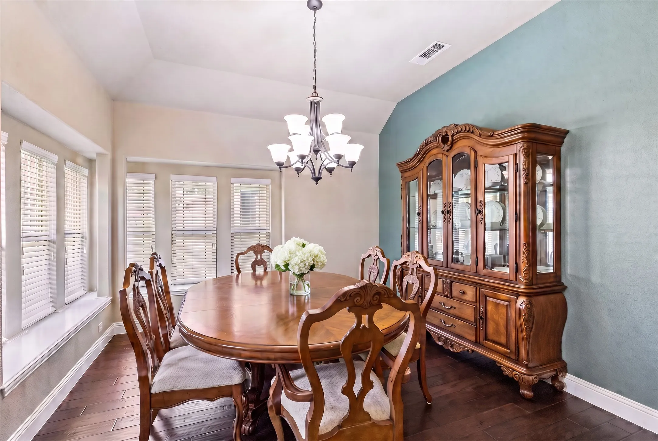 Single Family Residence For Sale in Collin County , 909 Calder Court, Anna, Texas 75409, 4 Bedroom, 3 Bathroom, 2 Garage spaces, 2,456 Sqft, built in 2013, mls#21361599, Real Estate Agent in Anna, Homes For Sale in Collin county, Homes For Sale in Anna, Realtor in Anna Texas, Real Estate Brokerage Independent Realty Texas, Luminita Cordes Realtor