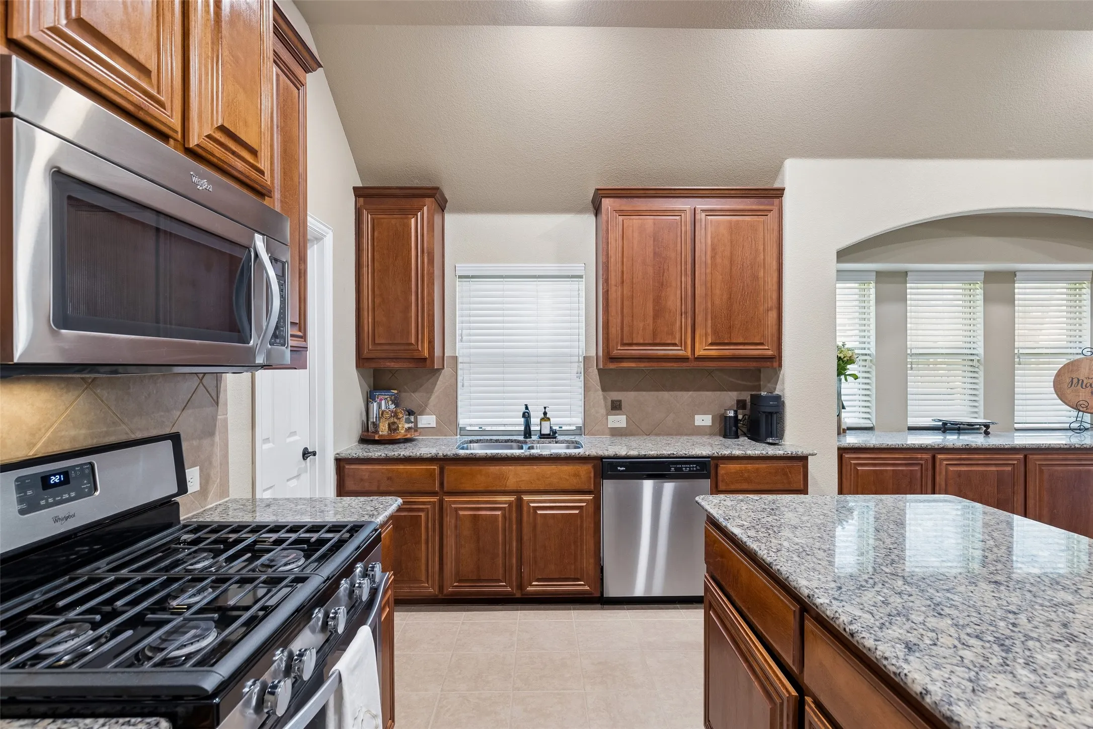Single Family Residence For Sale in Collin County , 909 Calder Court, Anna, Texas 75409, 4 Bedroom, 3 Bathroom, 2 Garage spaces, 2,456 Sqft, built in 2013, mls#21361599, Real Estate Agent in Anna, Homes For Sale in Collin county, Homes For Sale in Anna, Realtor in Anna Texas, Real Estate Brokerage Independent Realty Texas, Luminita Cordes Realtor