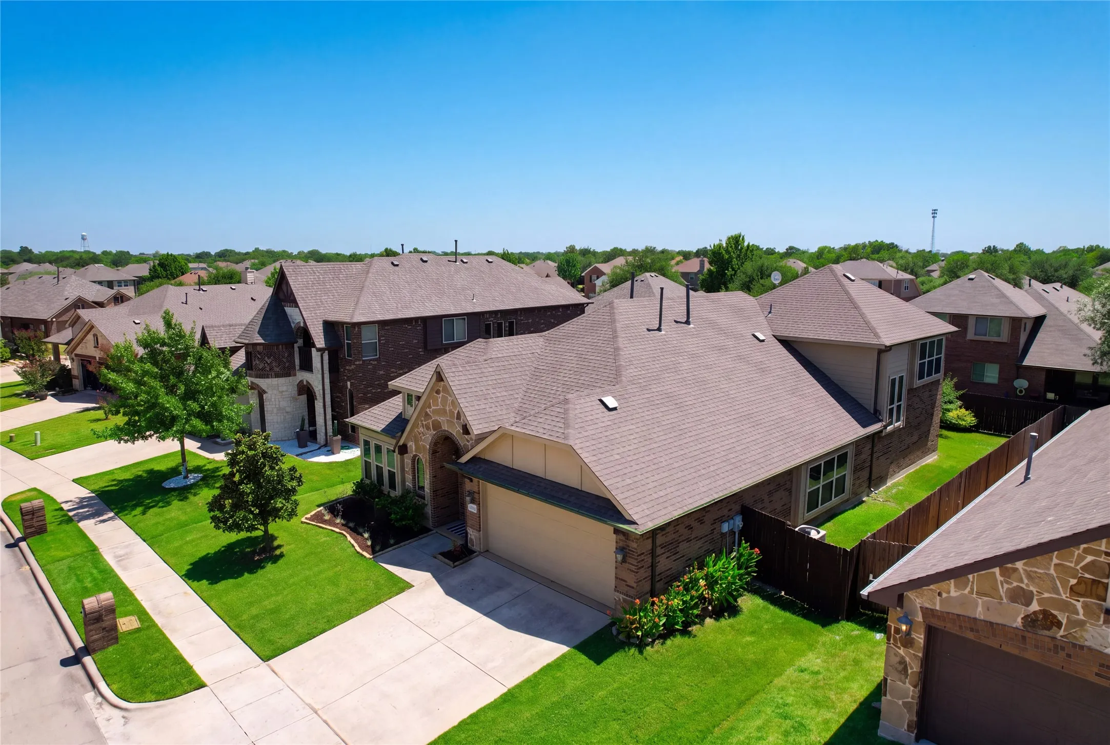 Single Family Residence For Sale in Collin County , 909 Calder Court, Anna, Texas 75409, 4 Bedroom, 3 Bathroom, 2 Garage spaces, 2,456 Sqft, built in 2013, mls#21361599, Real Estate Agent in Anna, Homes For Sale in Collin county, Homes For Sale in Anna, Realtor in Anna Texas, Real Estate Brokerage Independent Realty Texas, Luminita Cordes Realtor